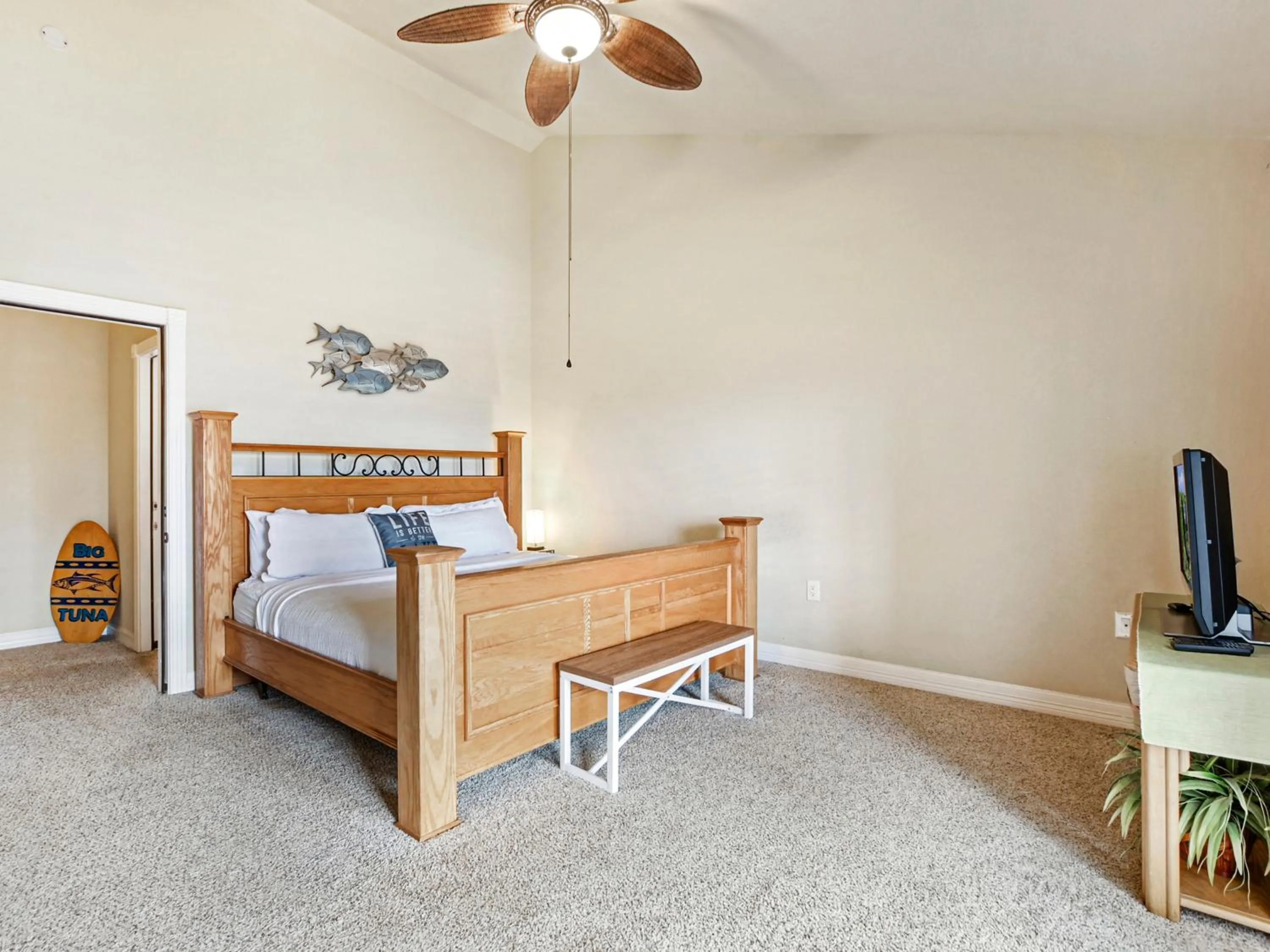 Bed in Canyon Lake Condos at Stillwater Ranch
