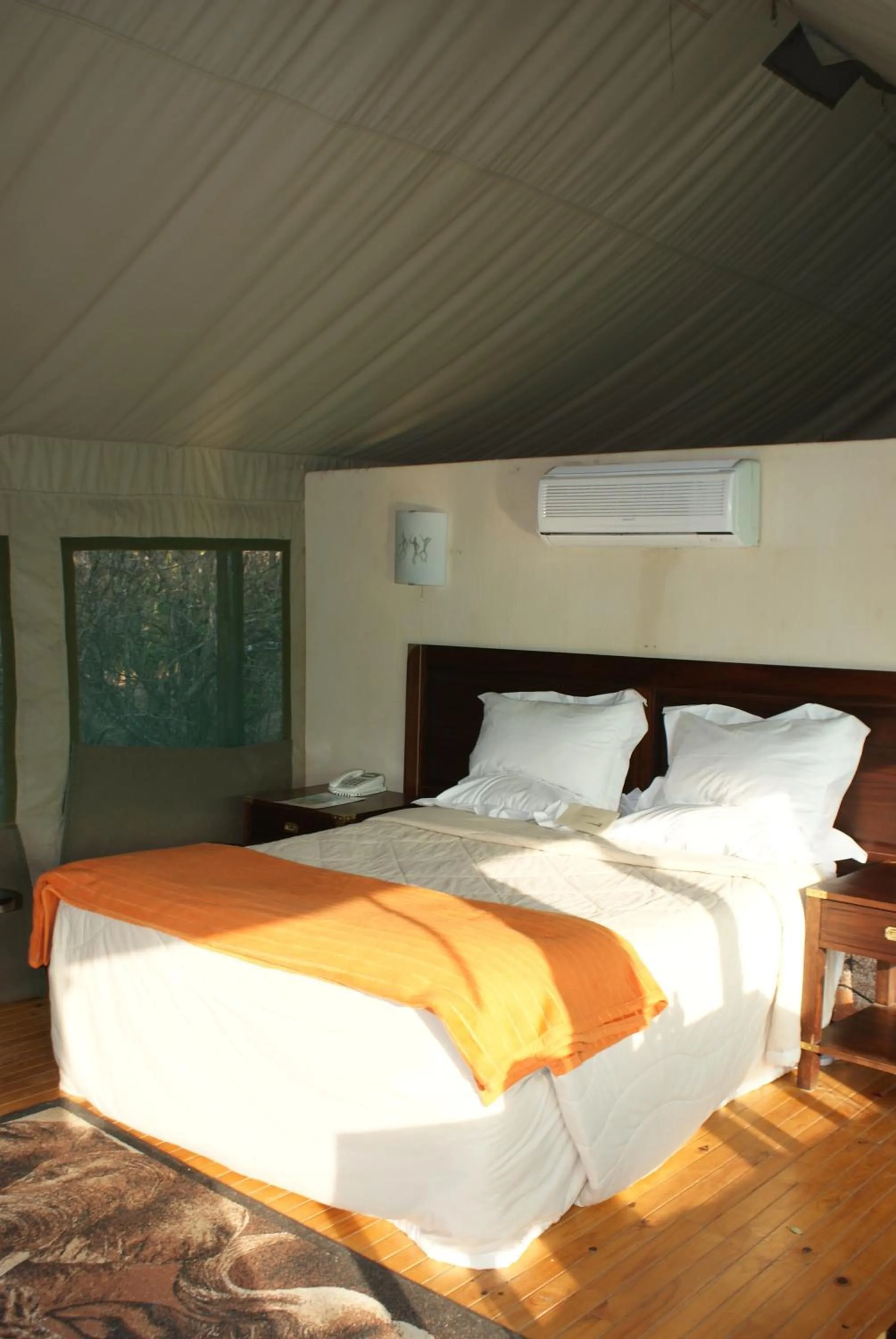 Bedroom, Bed in Inkwenkwezi Private Game Reserve