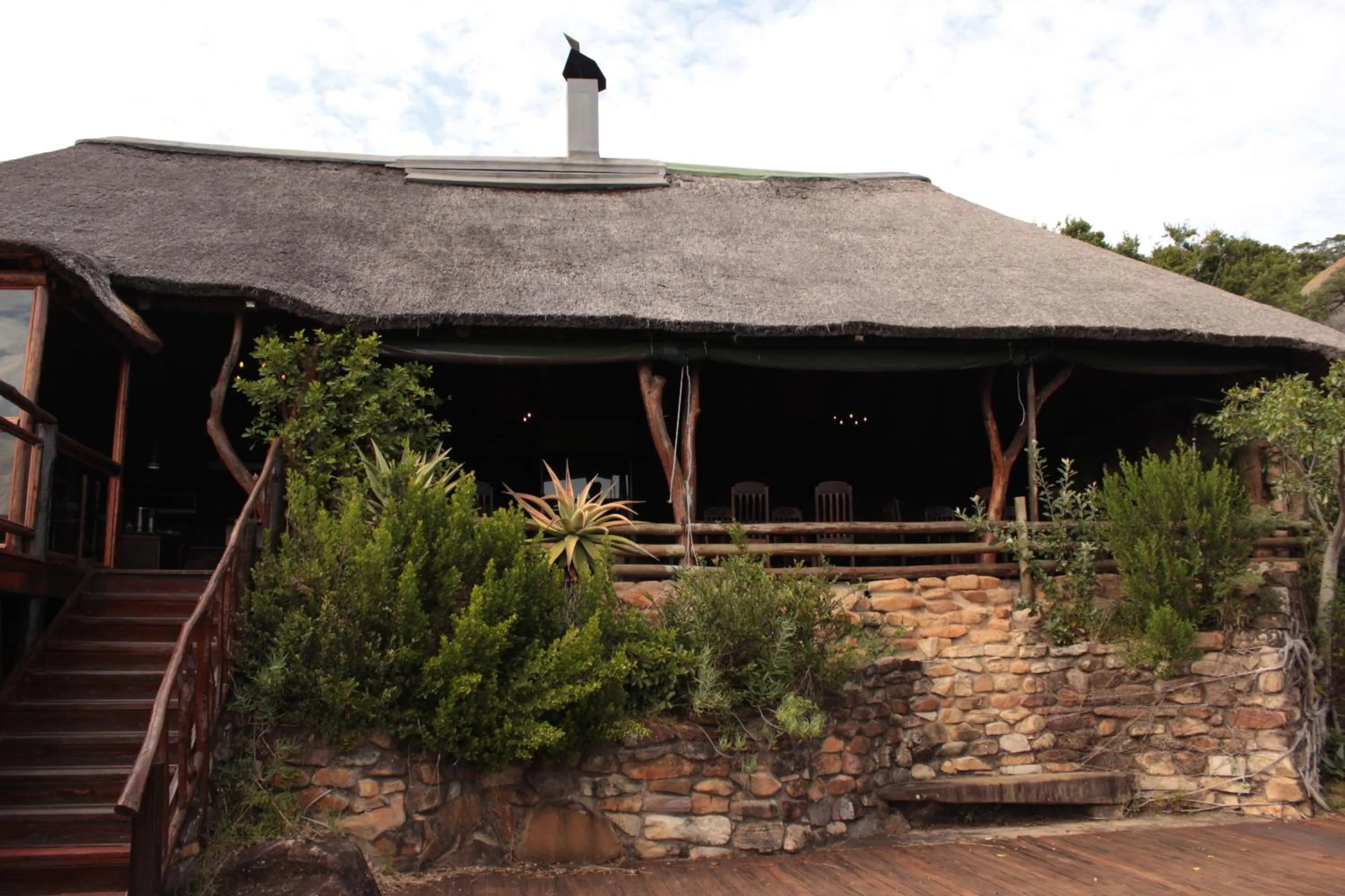 Restaurant/places to eat in Inkwenkwezi Private Game Reserve