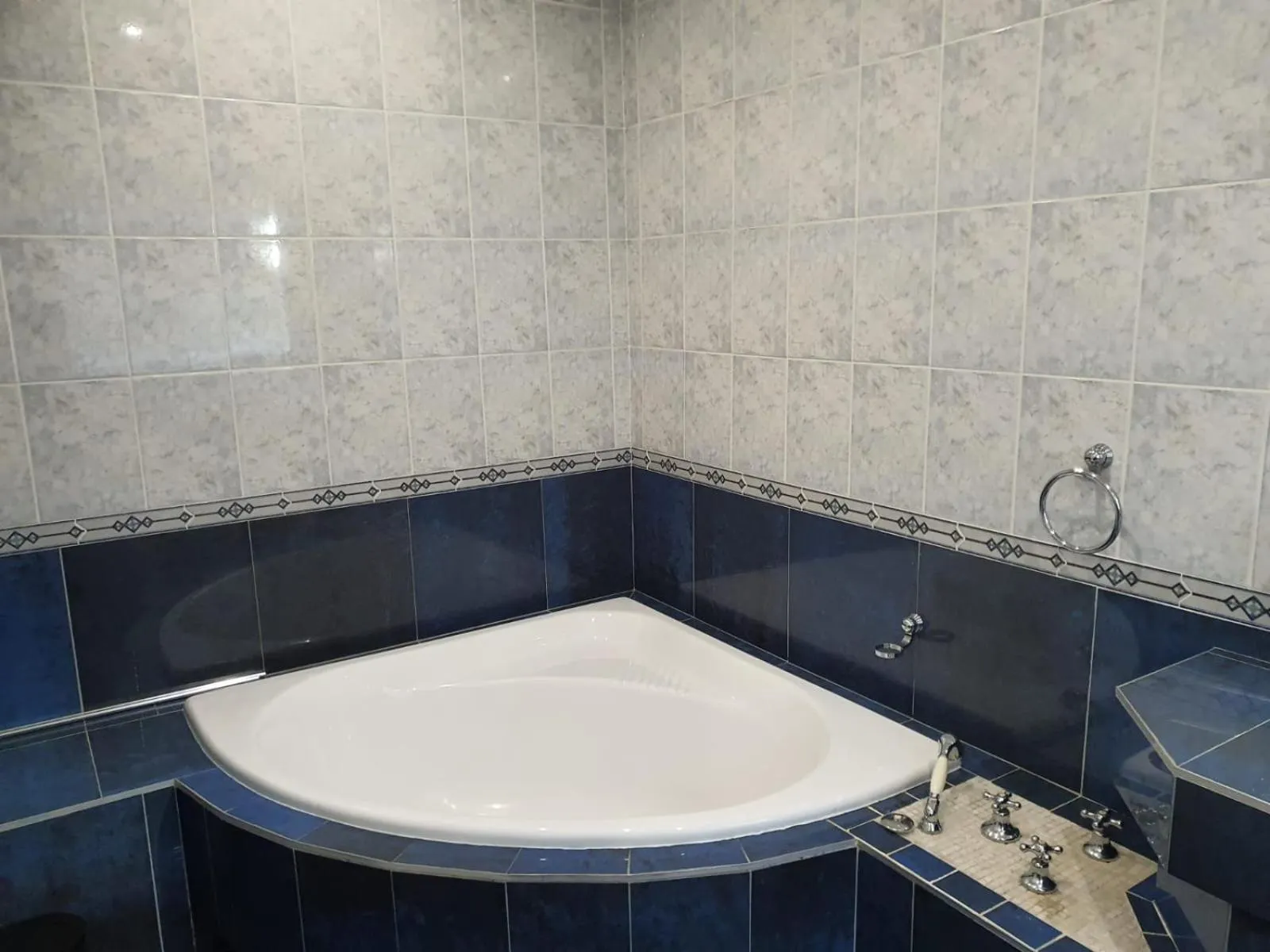 Bath in Ringwood Villa