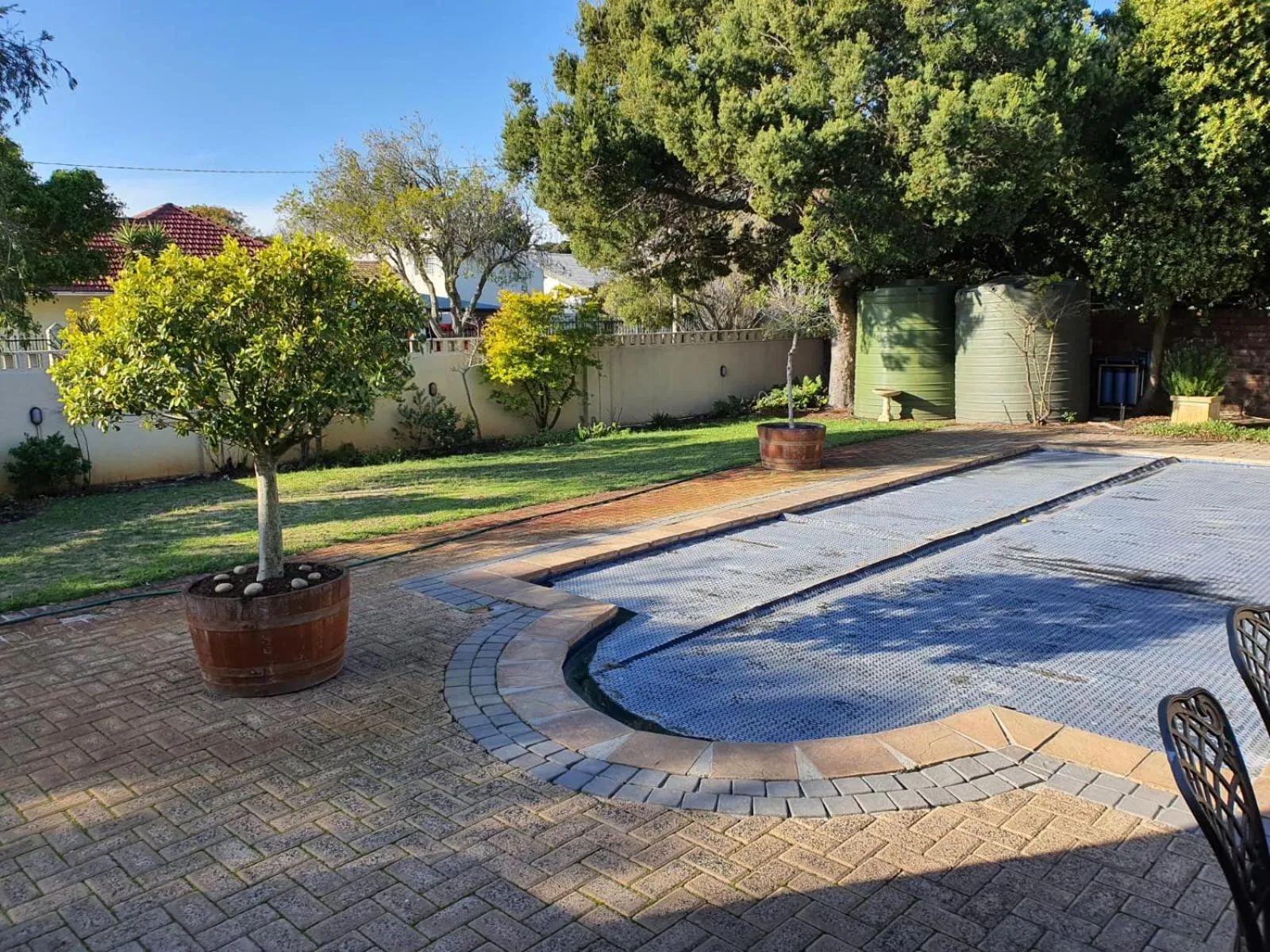 Swimming pool in Ringwood Villa