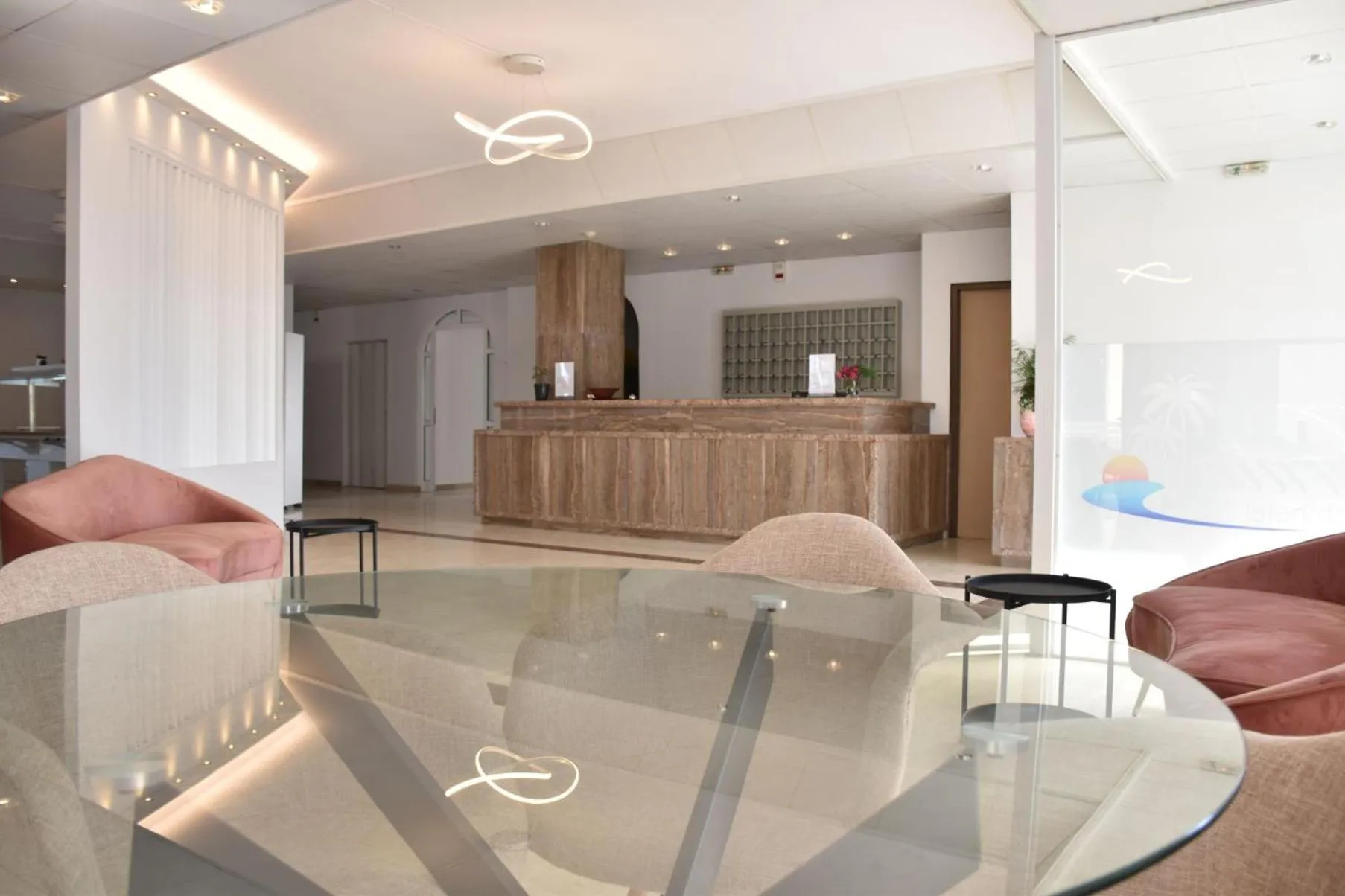 Lobby or reception in California Beach Hotel - Adults Only