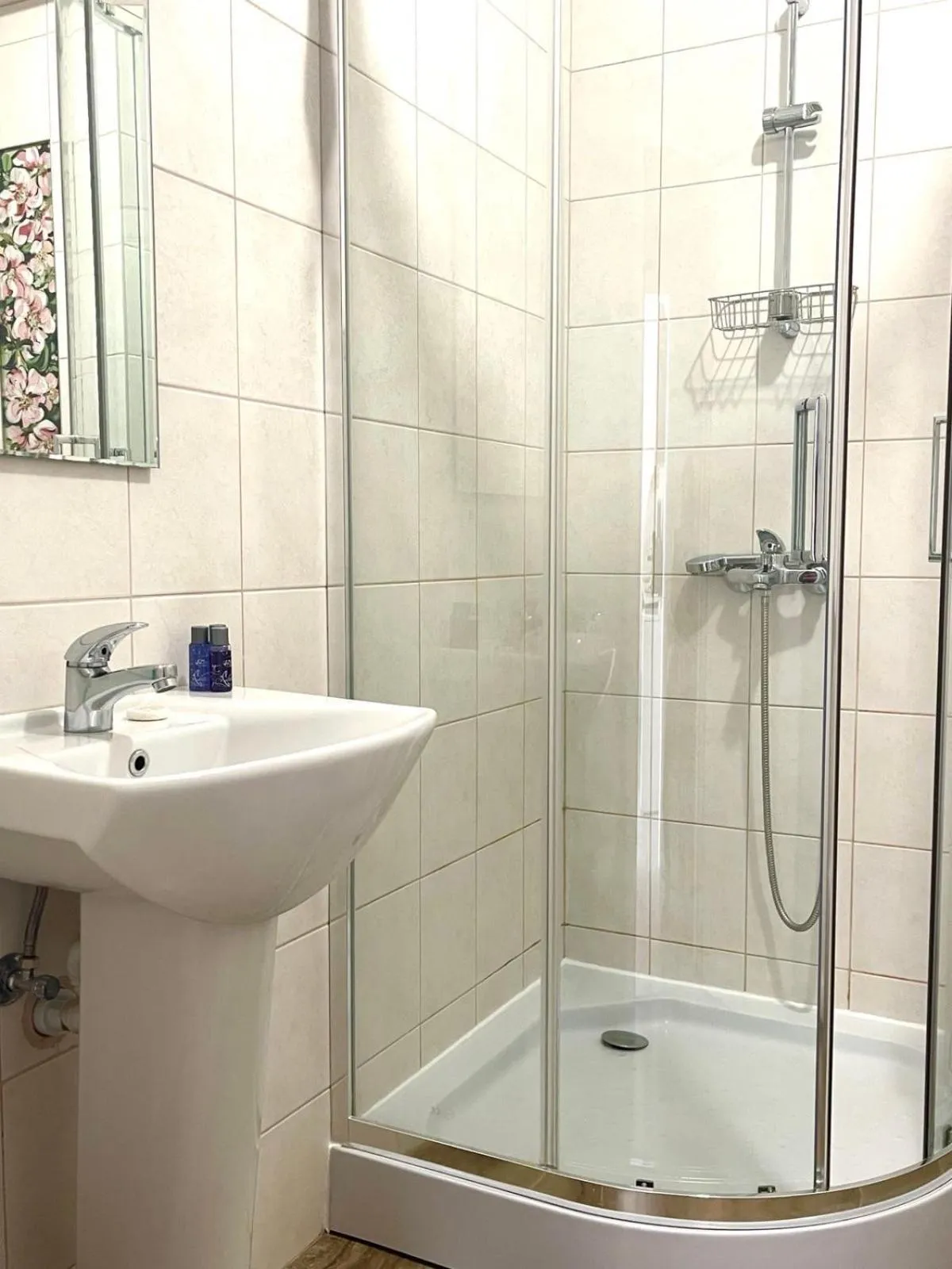 Shower in ApartComplex Splendid