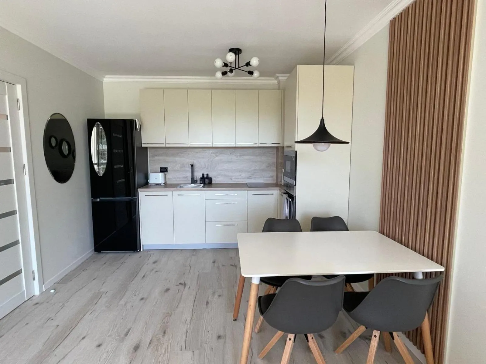 Kitchen or kitchenette in ApartComplex Splendid