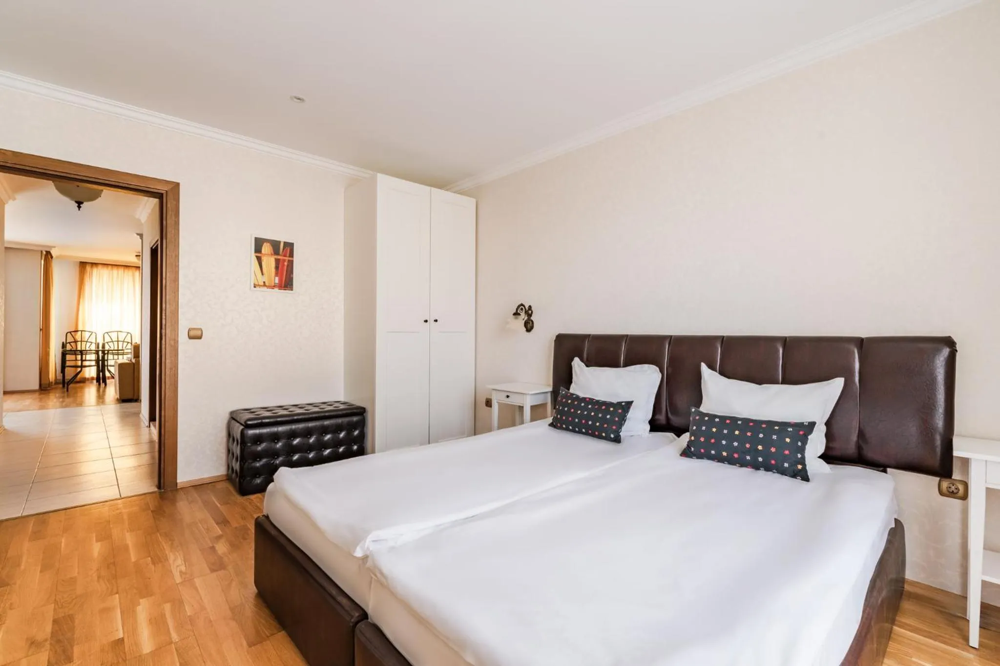 Bed in ApartComplex Splendid