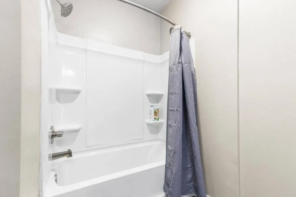 Luxe 1BR/1BA: Dive, Rest, Explore. Book Now!