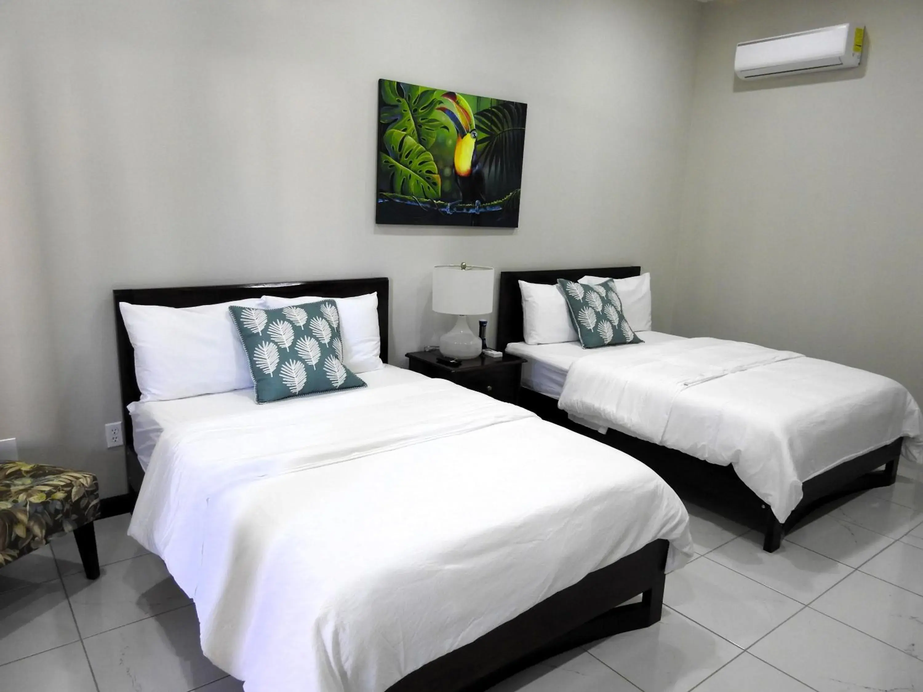 Deluxe Double Room in The Toucan Inn Deluxe Double Room in The Toucan Inn