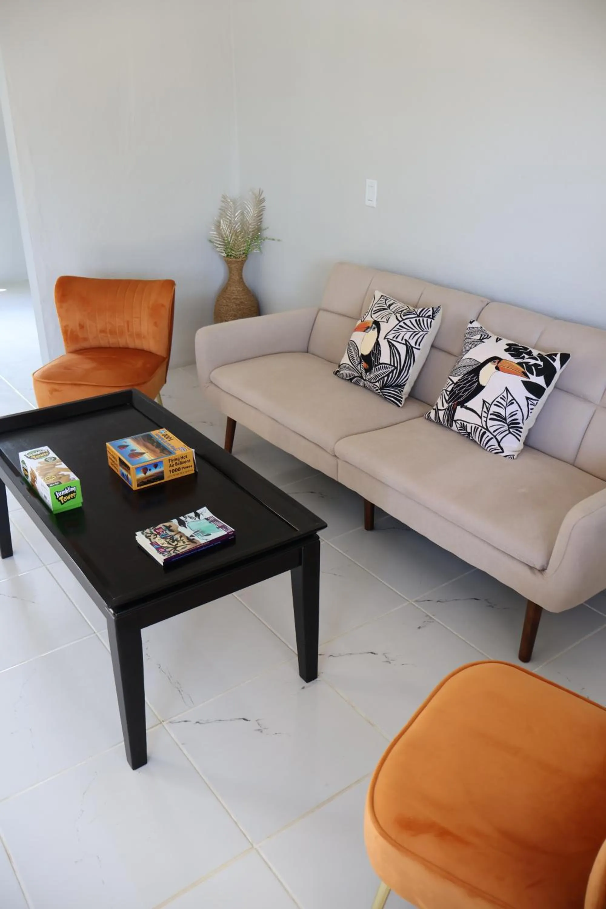 Lobby or reception in The Toucan Inn