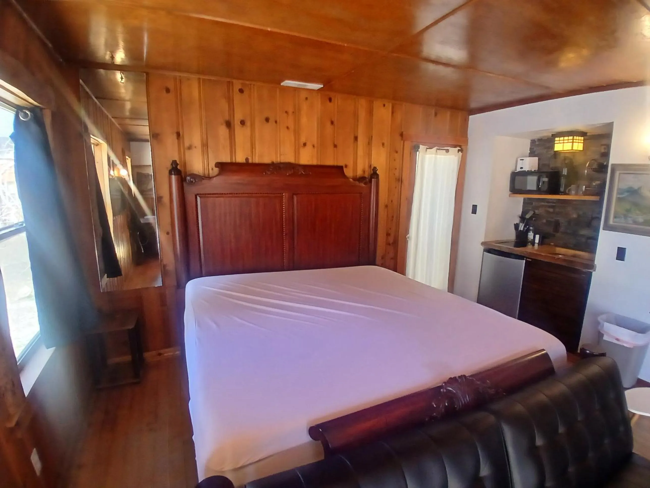 Bed in Boulder Bay Cottages