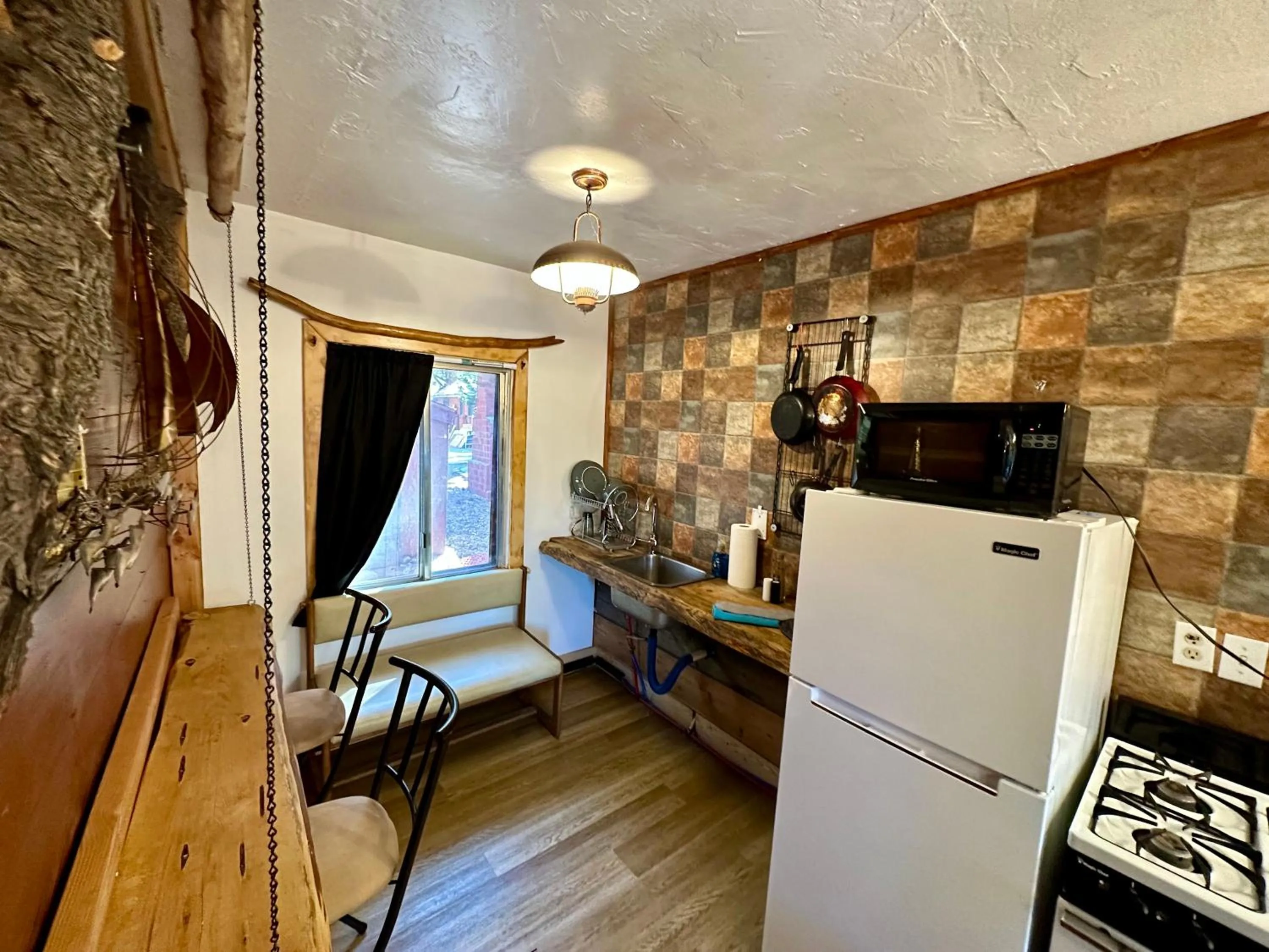 Kitchen or kitchenette in Boulder Bay Cottages