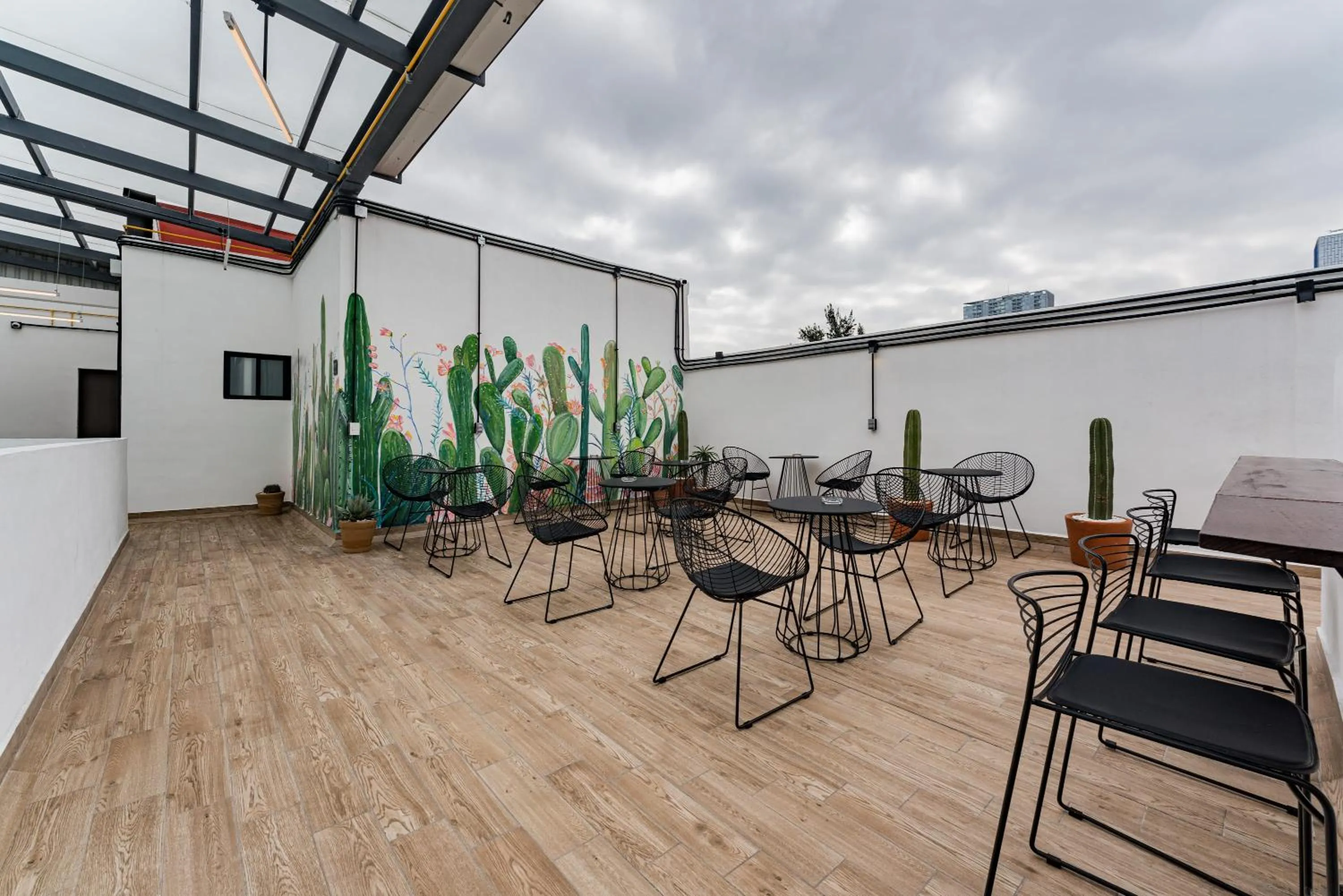 Balcony/Terrace in Mariano Escobedo Apartments by VH