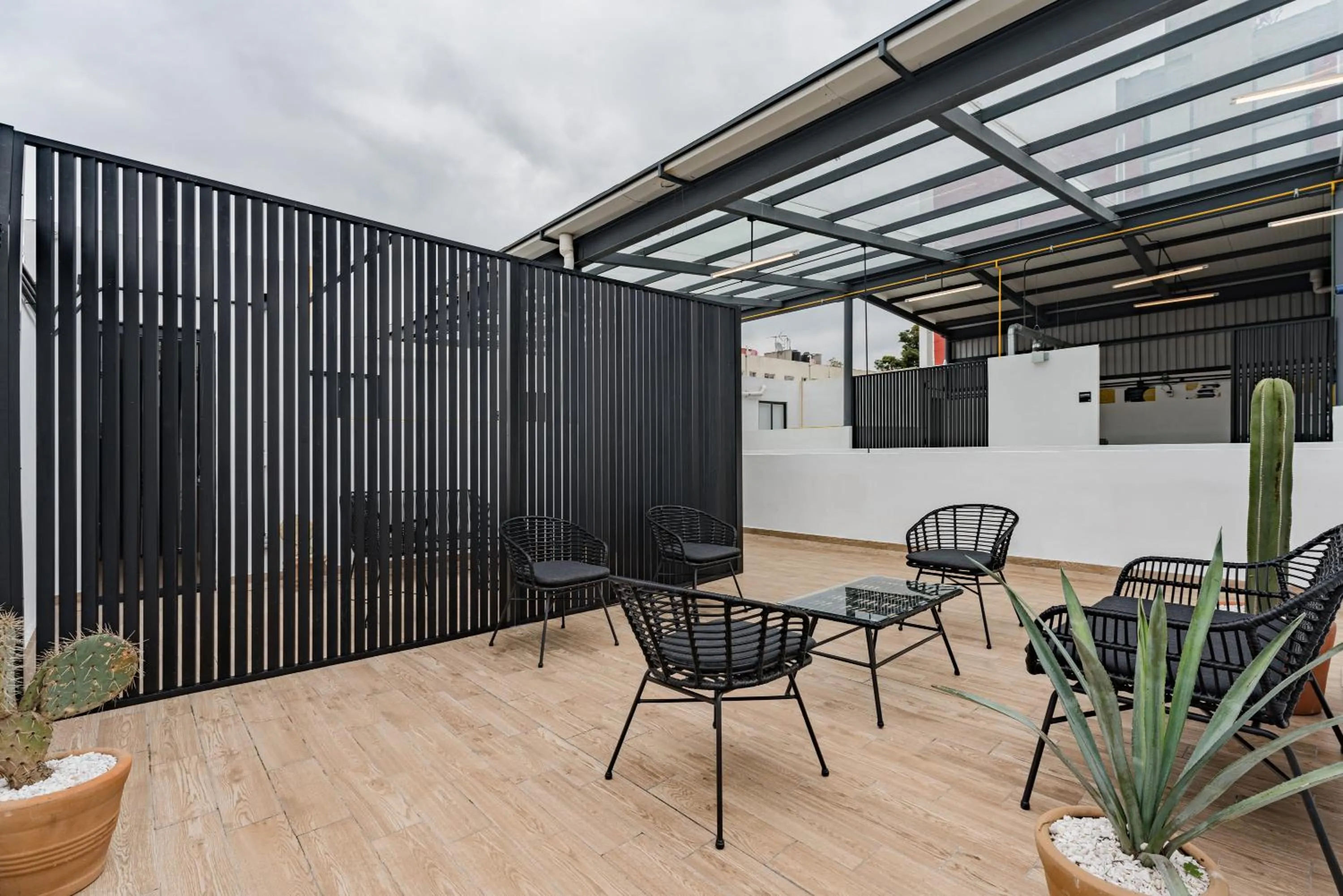 Balcony/Terrace in Mariano Escobedo Apartments by VH