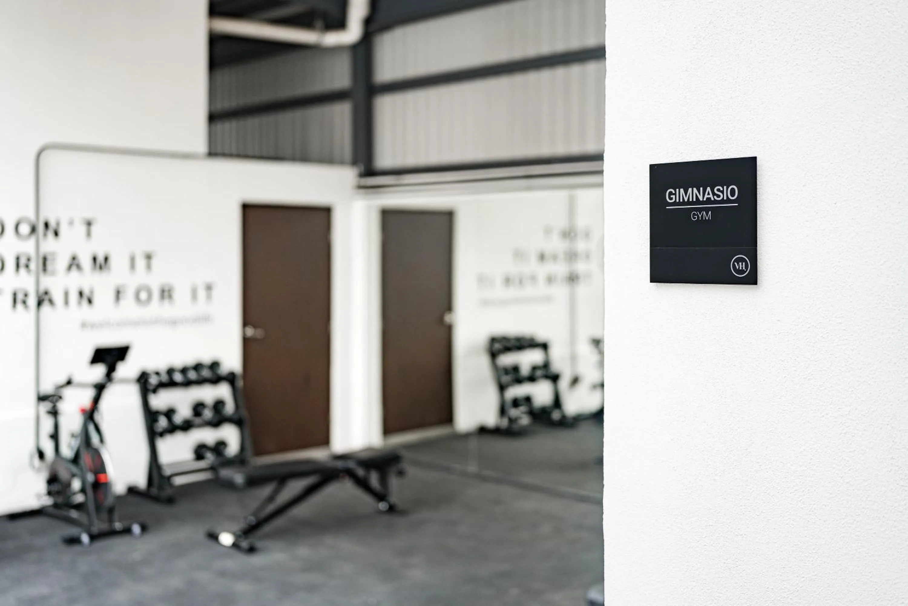 Fitness centre/facilities in Mariano Escobedo Apartments by VH