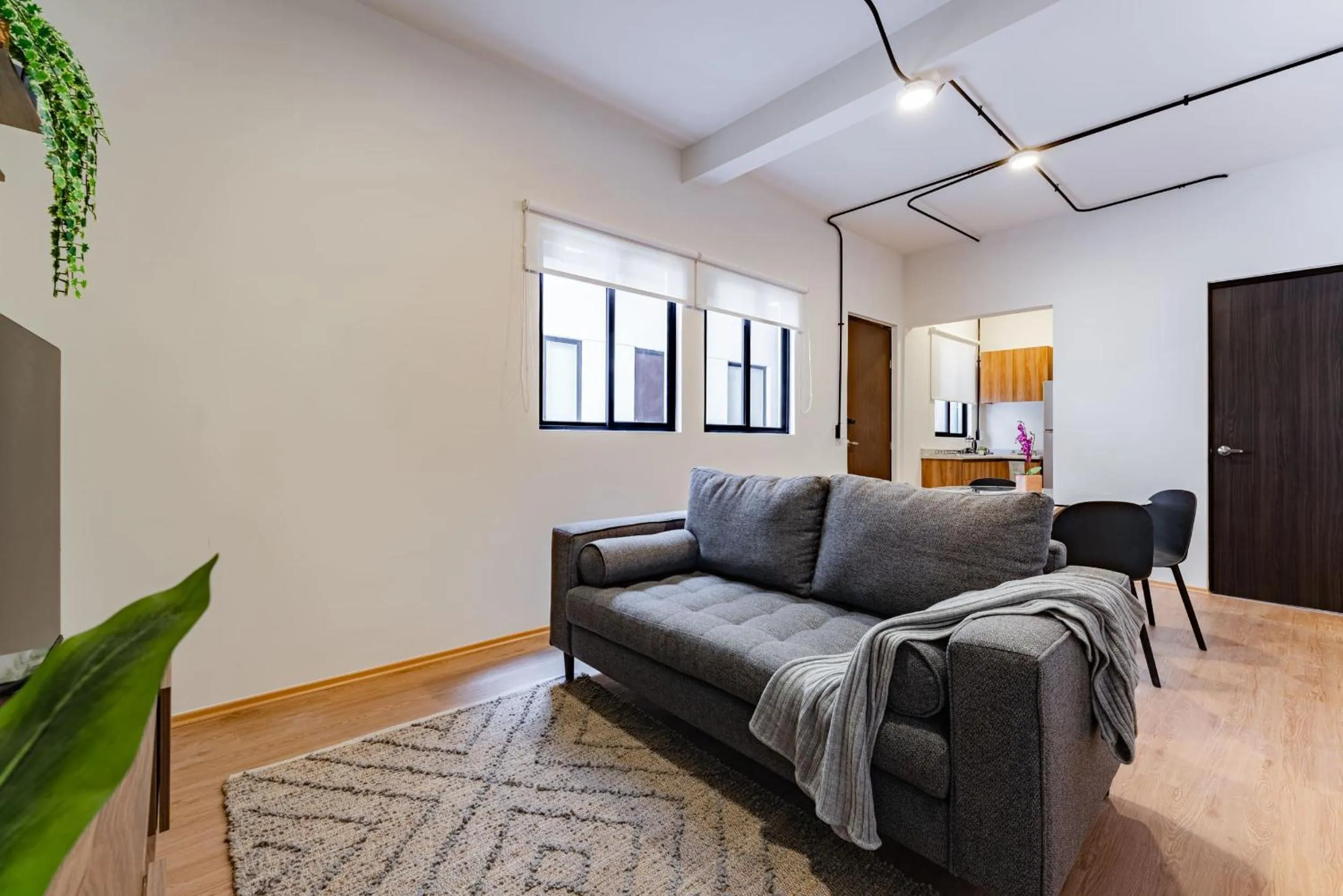 Photo of the whole room in Mariano Escobedo Apartments by VH