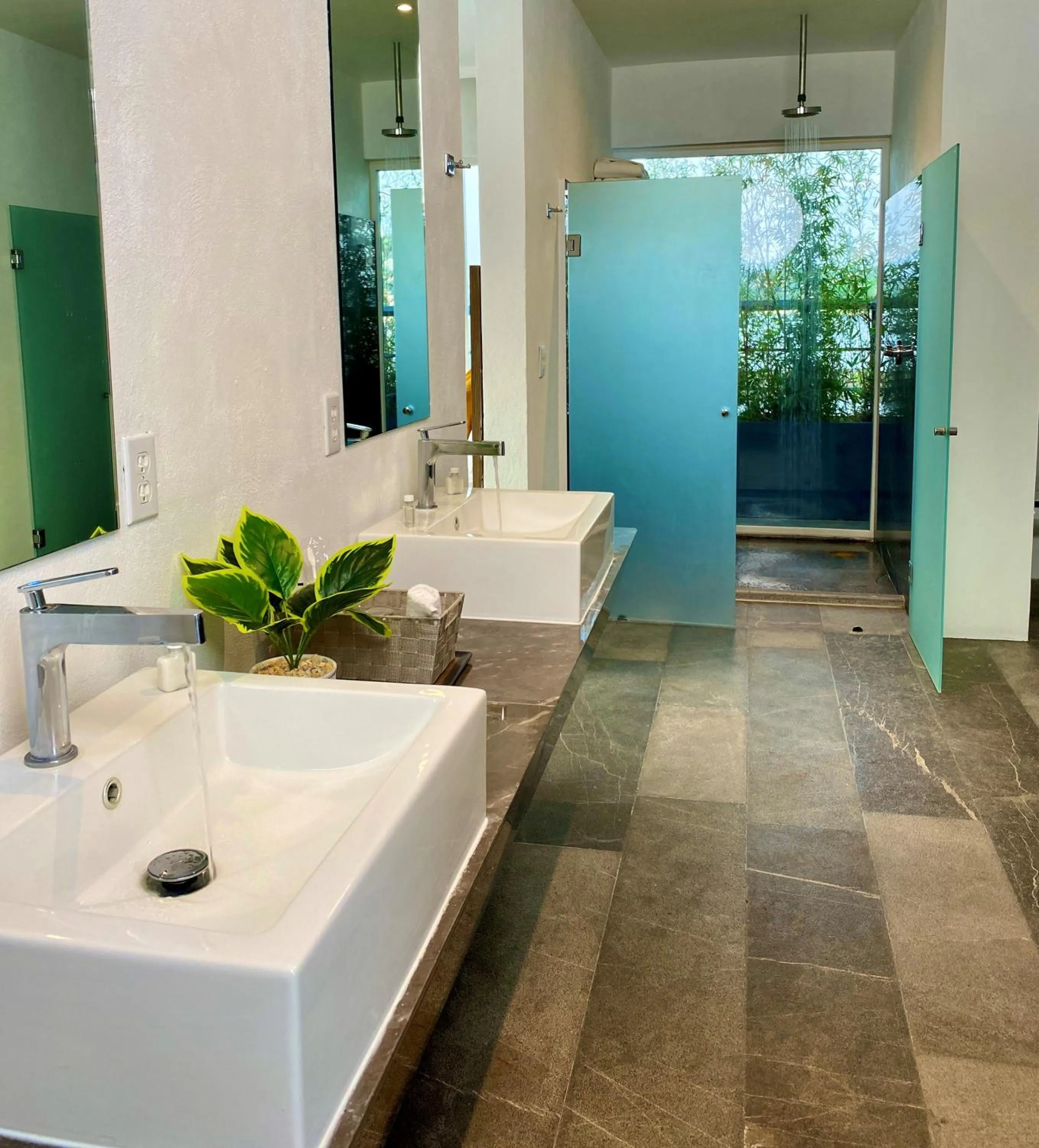 Bathroom in Vlú Hotel Tequesquitengo