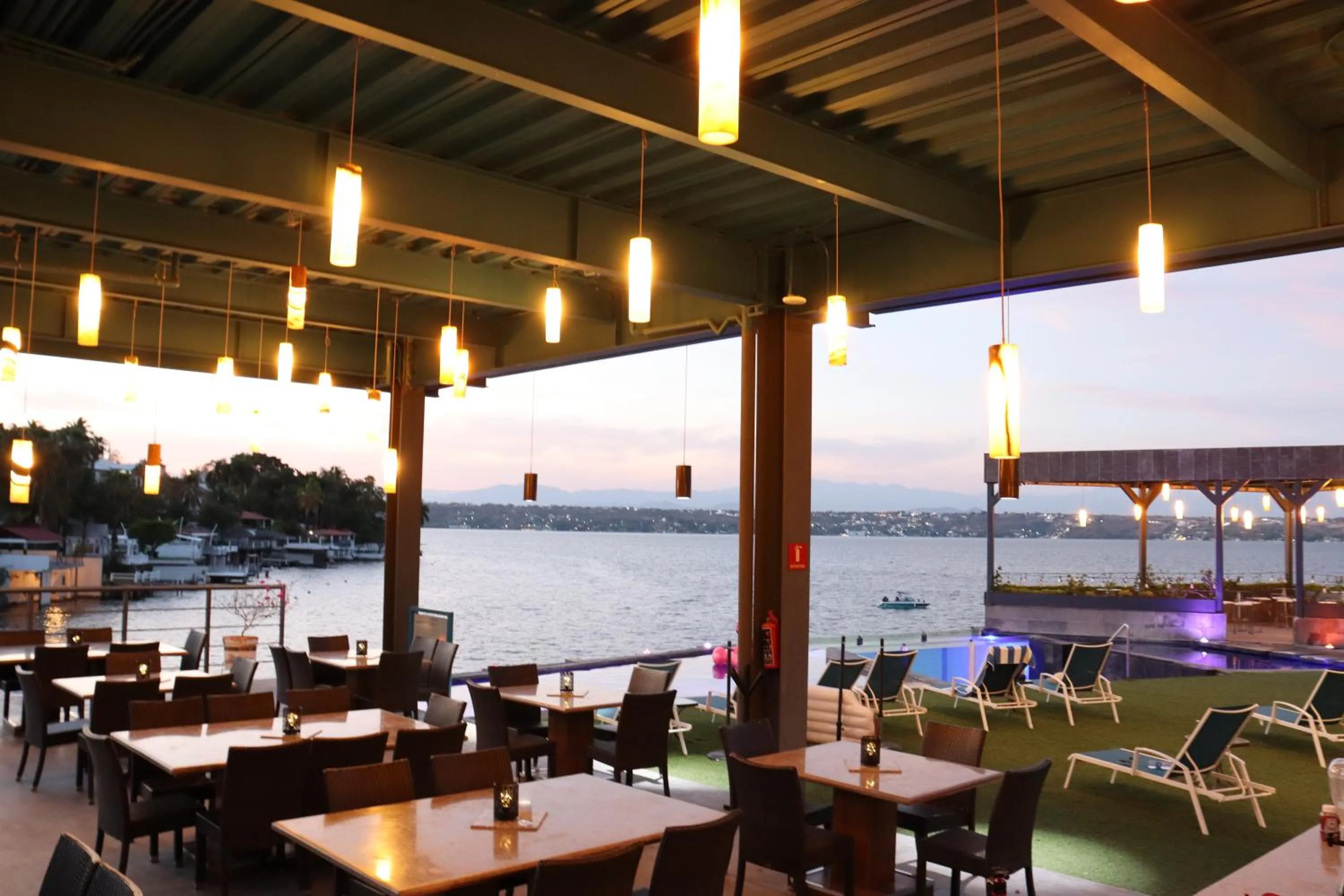 Restaurant/places to eat in Vlú Hotel Tequesquitengo