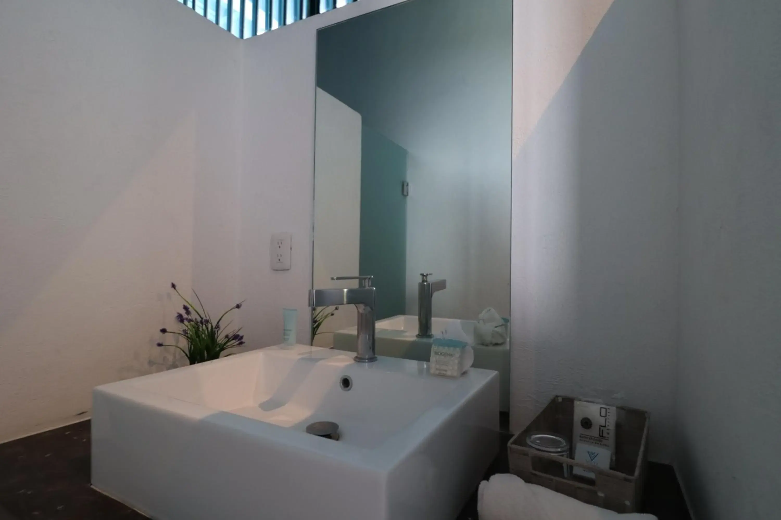 Deluxe Queen Room with Two Queen Beds in Vlú Hotel Tequesquitengo Deluxe Queen Room with Two Queen Beds in Vlú Hotel Tequesquitengo