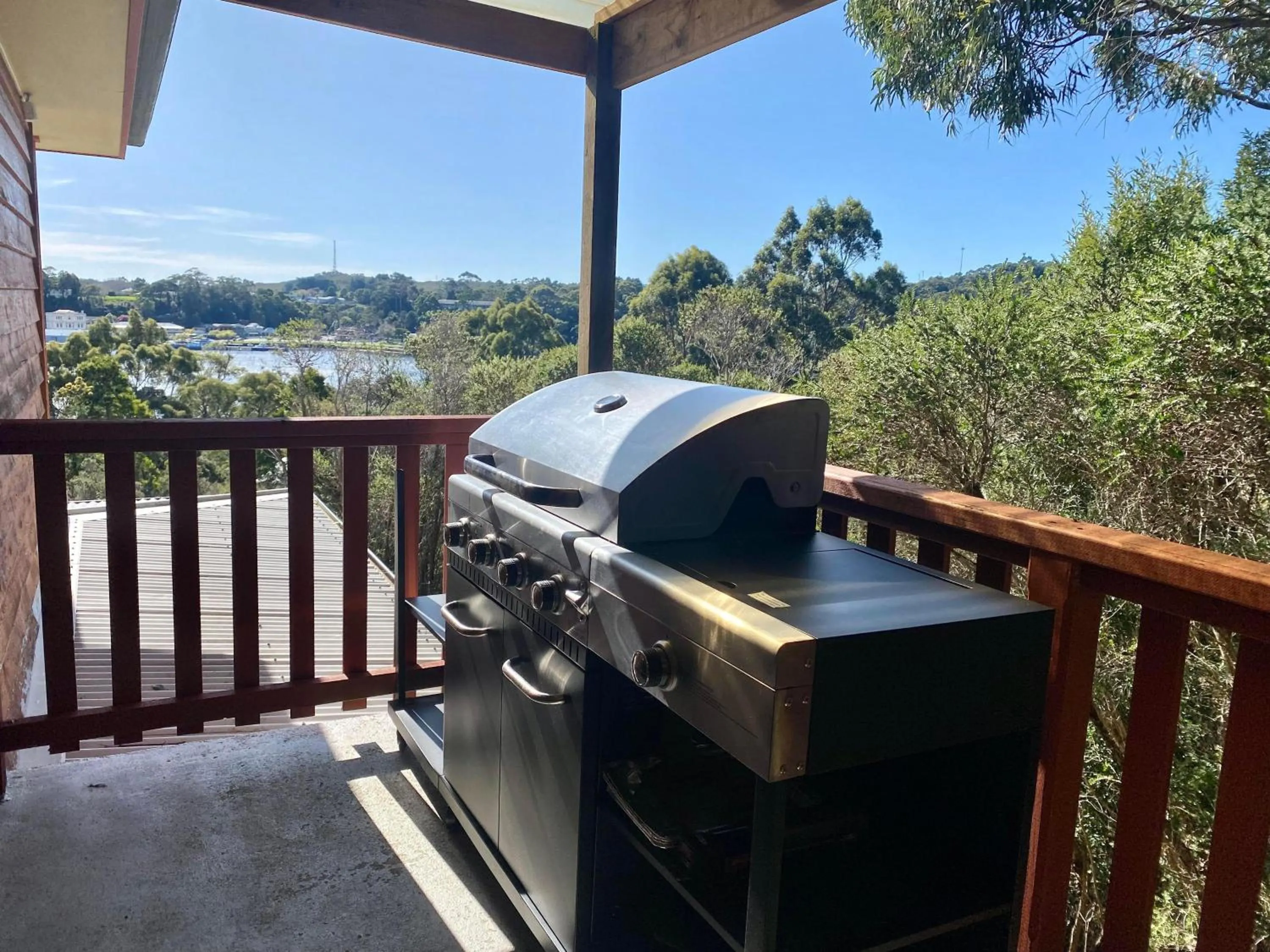 BBQ facilities in Gordon Gateway