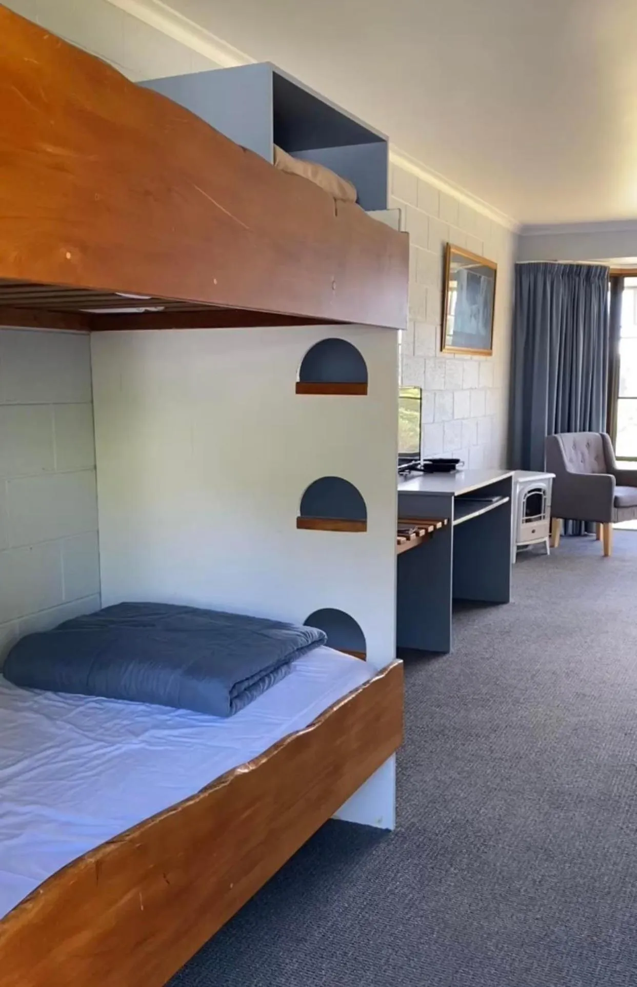 bunk bed, Bed in Gordon Gateway