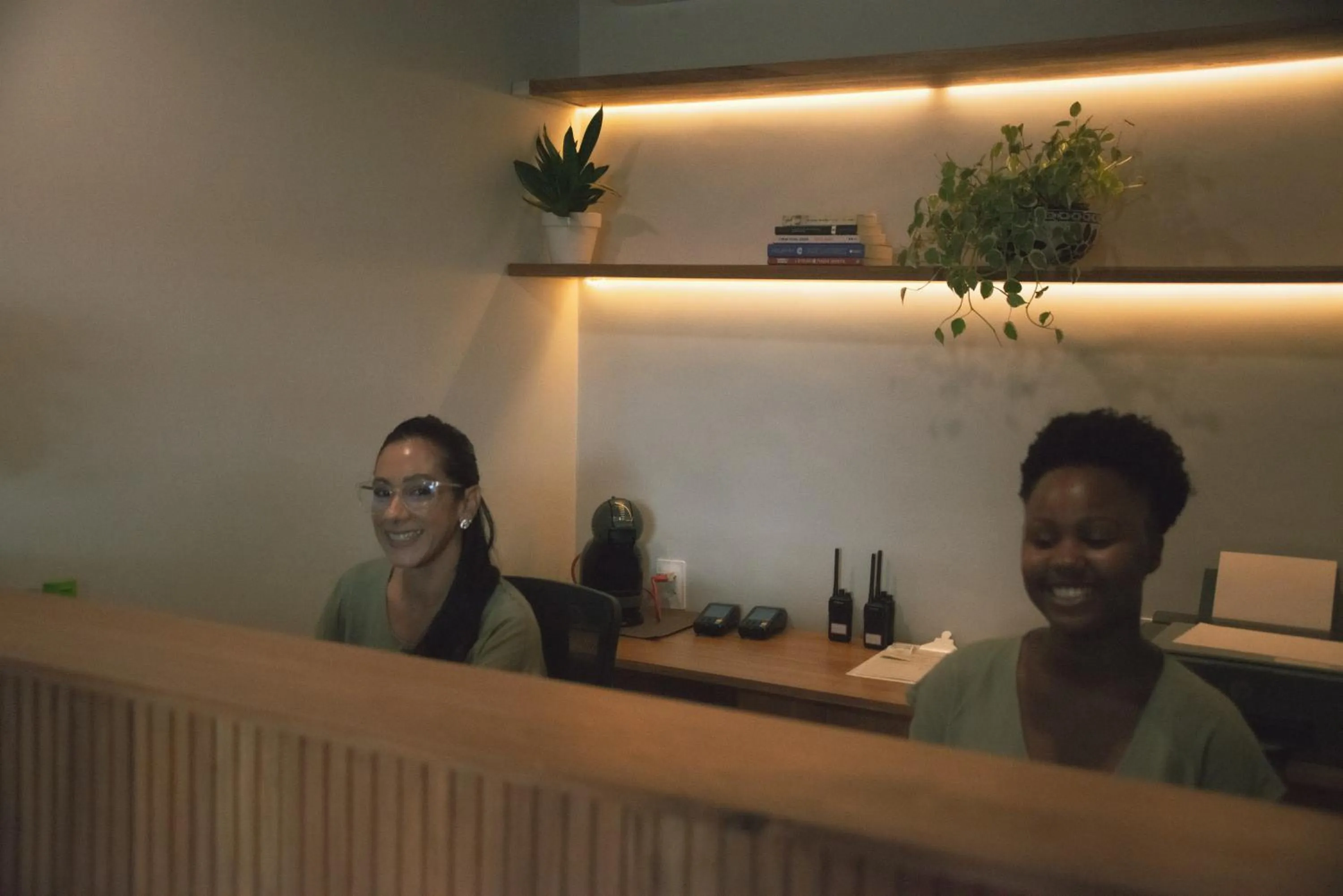 People in AL MAR SUÍTES