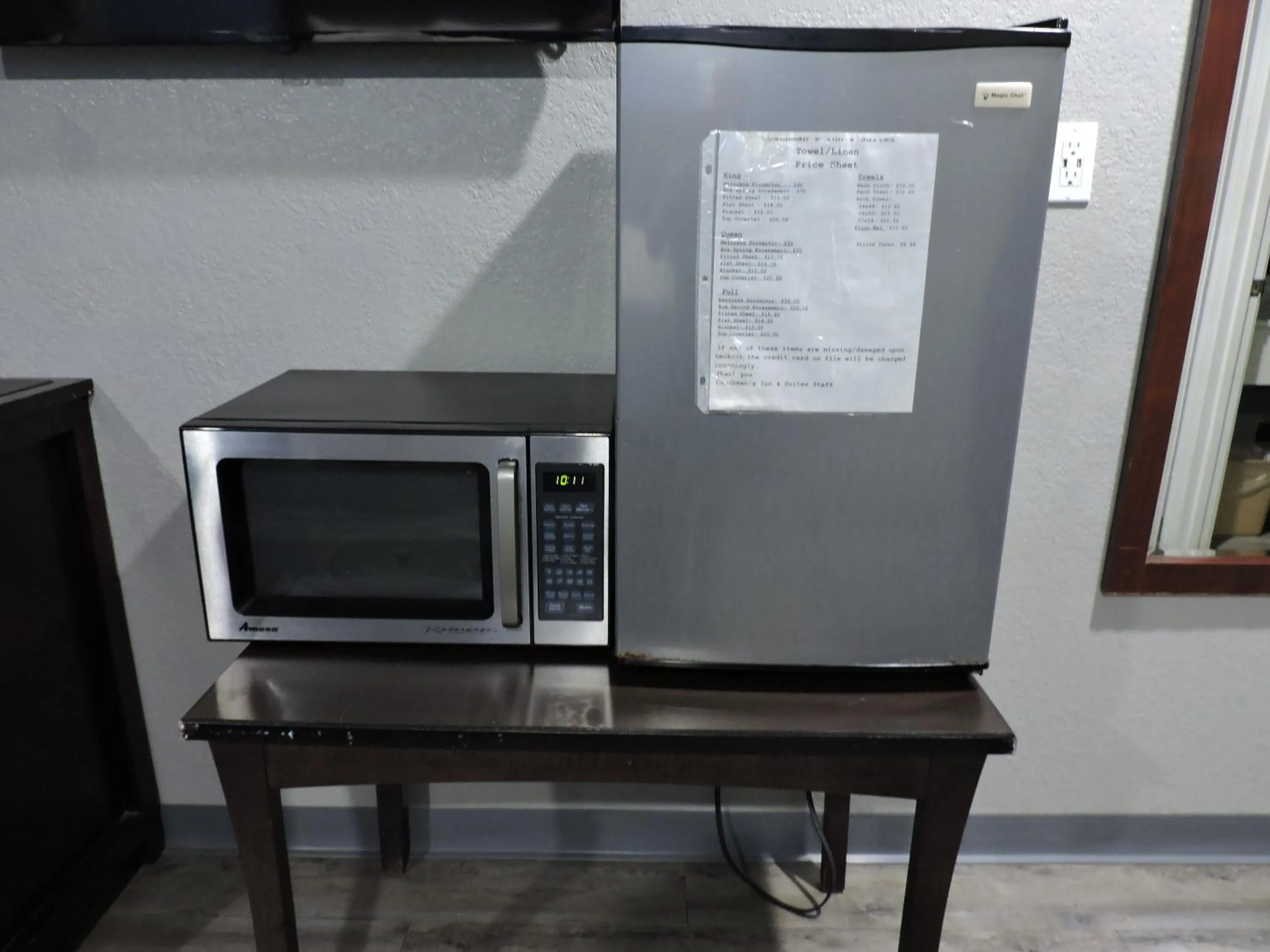 microwave in Coachman's Inn & Suites