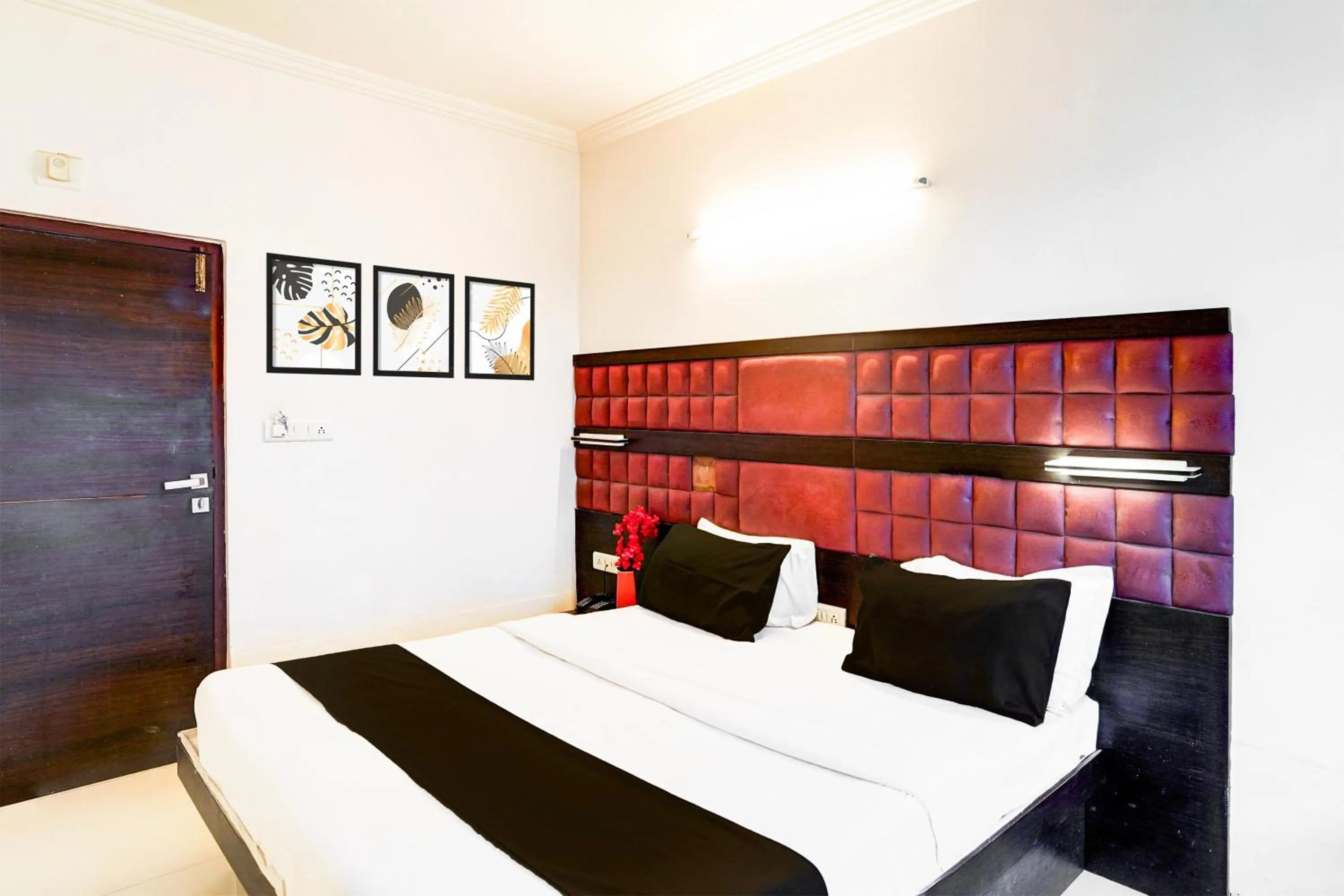 Bedroom, Bed in Super Collection O Maninagar Formerly Park Land