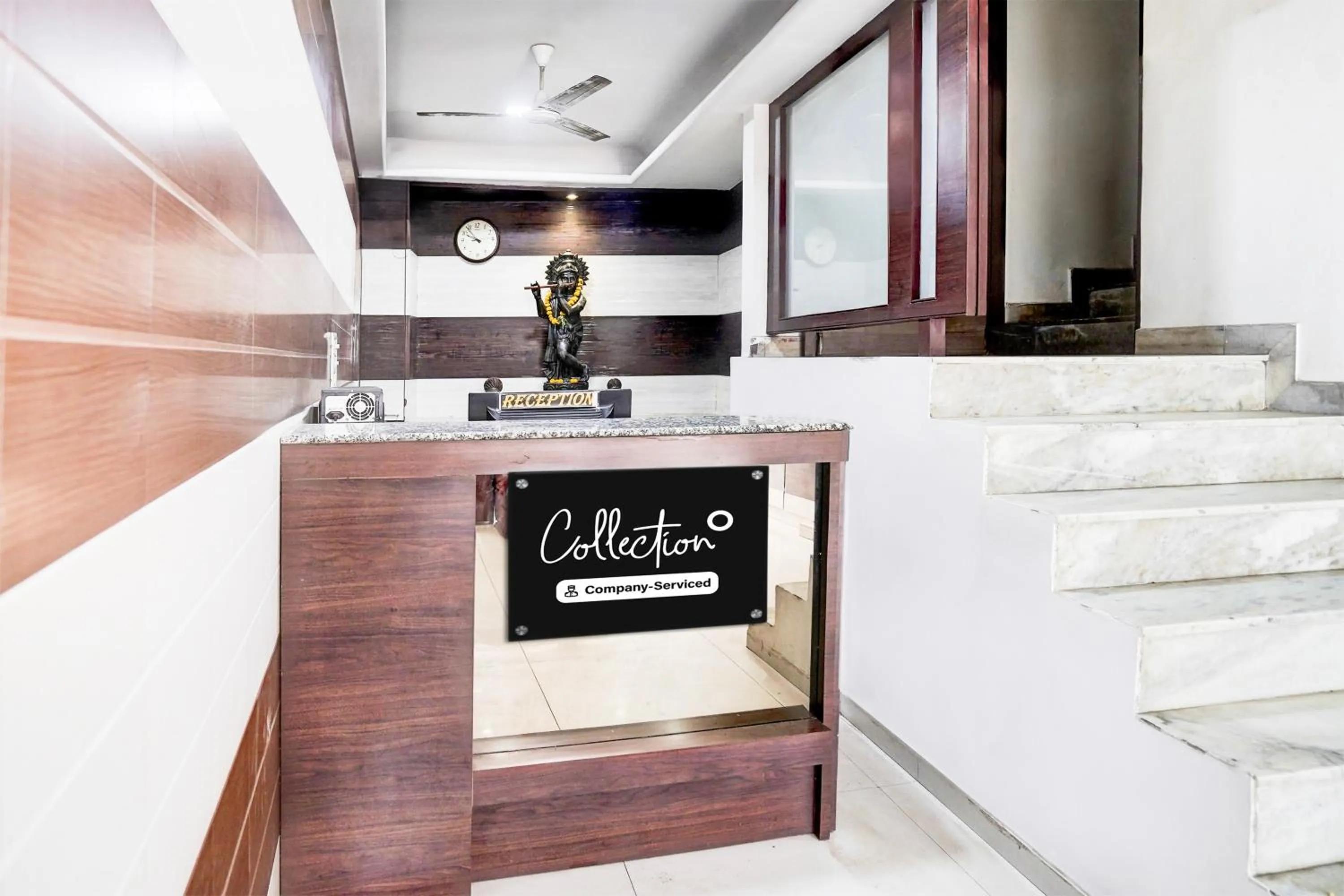 Lobby or reception in Super Collection O Maninagar Formerly Park Land