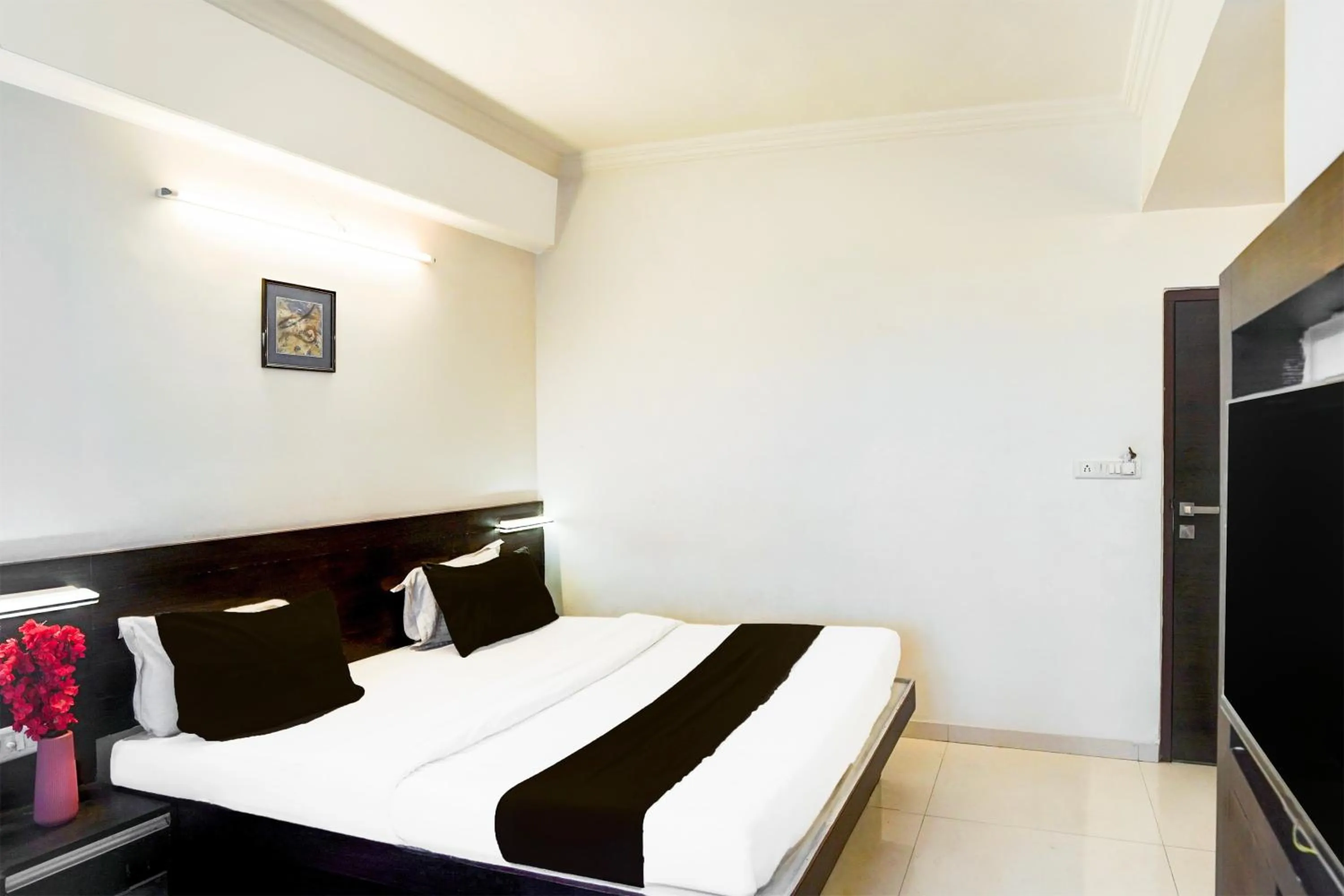 Bedroom, Bed in Super Collection O Maninagar Formerly Park Land