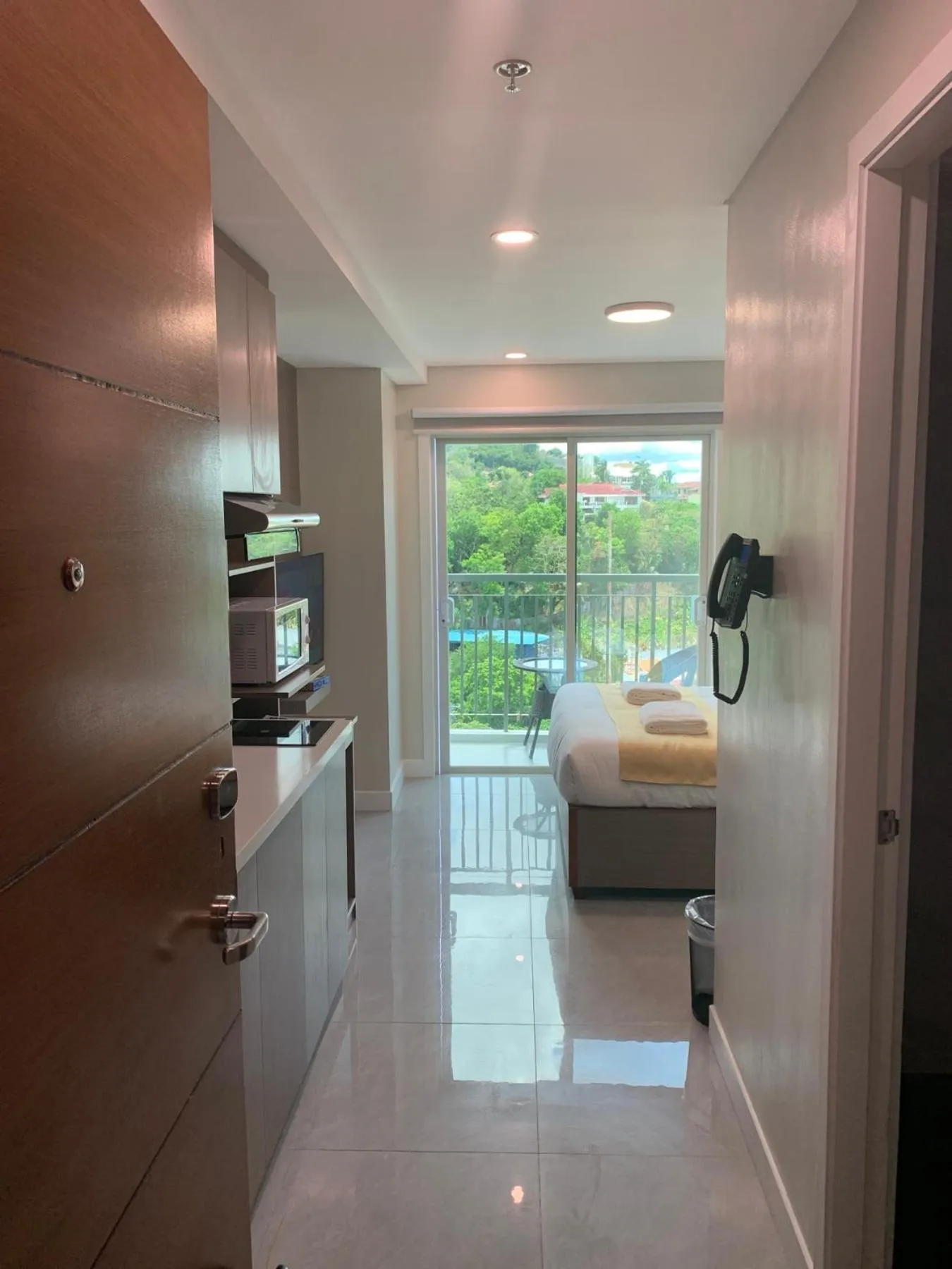 Kitchen or kitchenette, Bed in Hayat Sky Towers