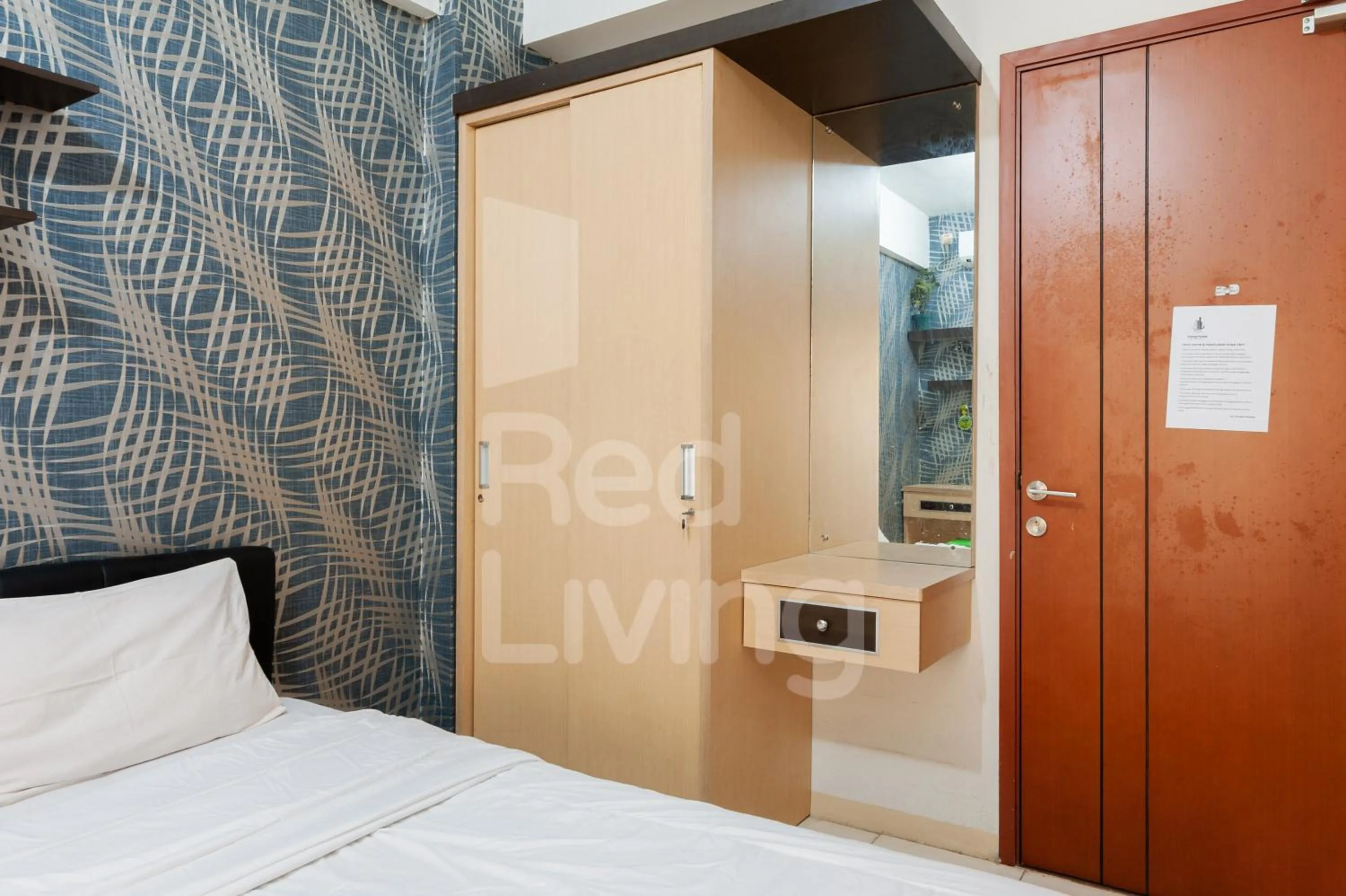 Bedroom, Bed in RedLiving Apartemen Green Lake View Ciputat - Aurora Rooms