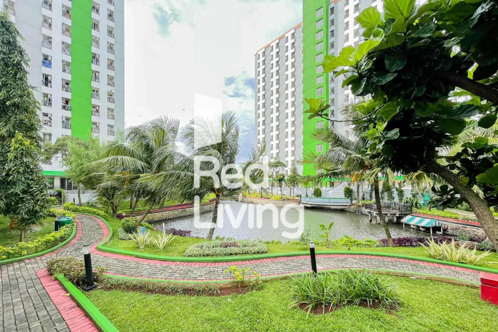 Property building in RedLiving Apartemen Green Lake View Ciputat - Aurora Rooms