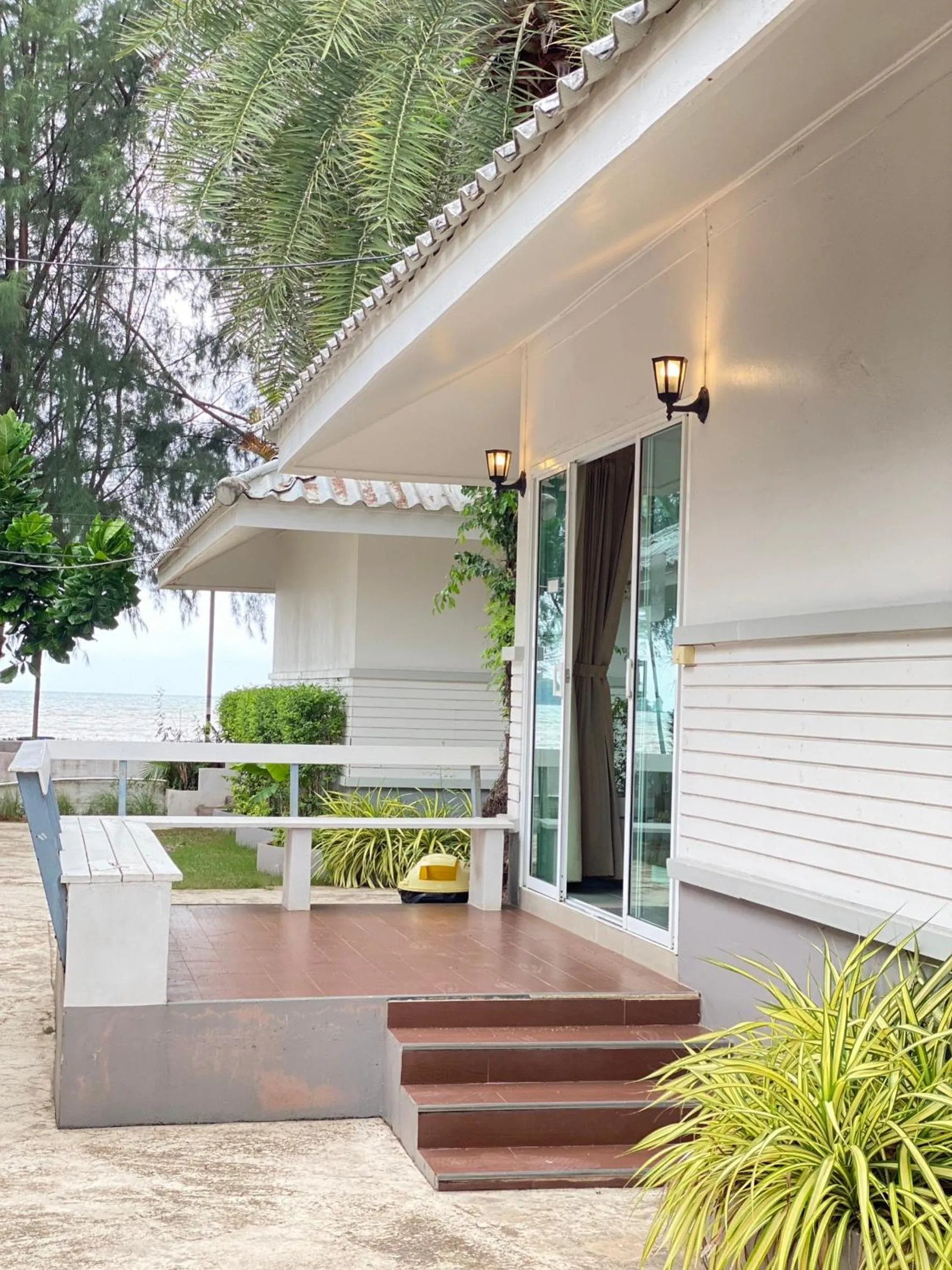 Balcony/Terrace in Laemsing Natural Beach Resort