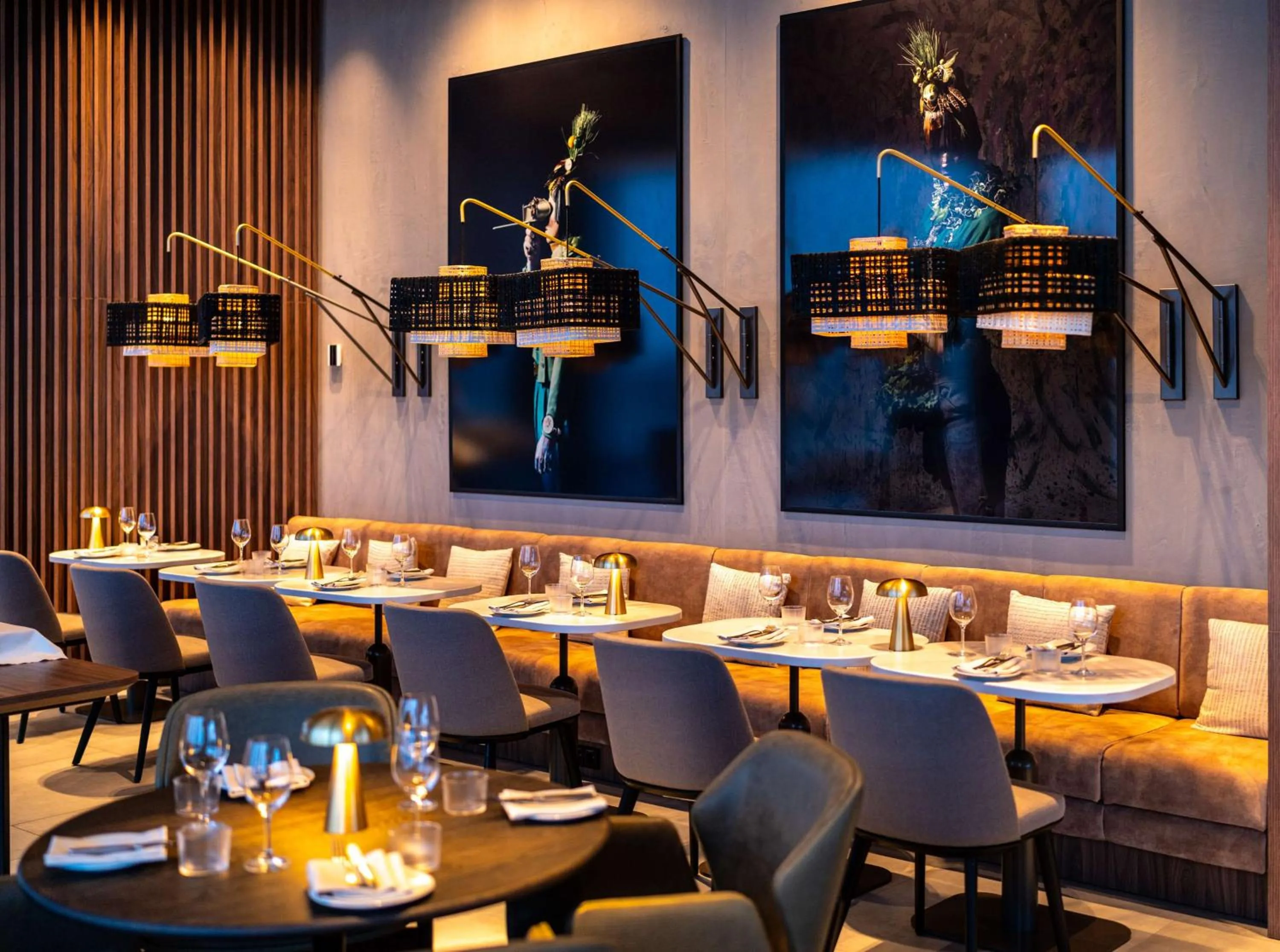 Restaurant/places to eat in Radisson Blu Hotel at Porsche Design Tower Stuttgart