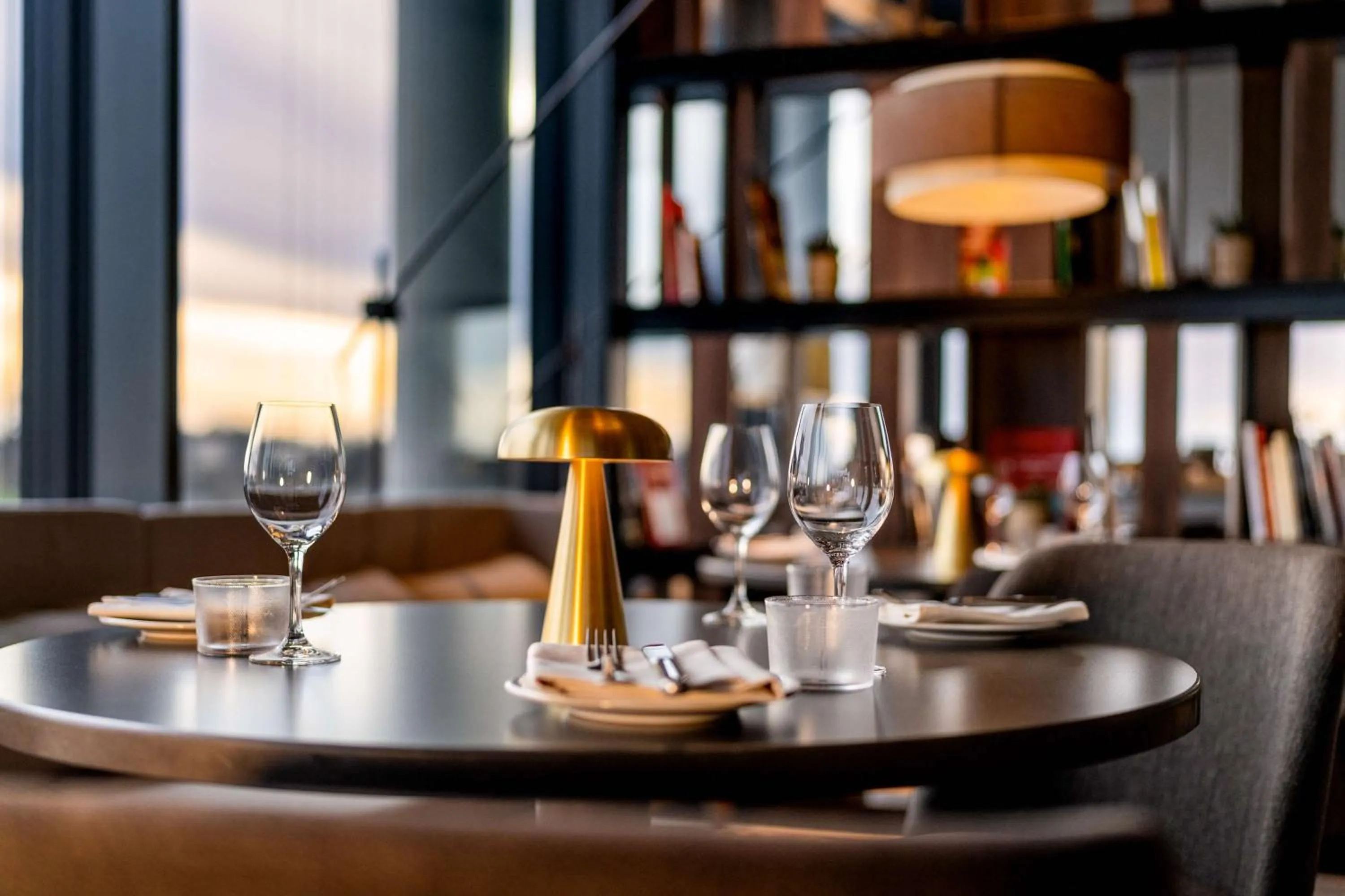 Restaurant/places to eat in Radisson Blu Hotel at Porsche Design Tower Stuttgart