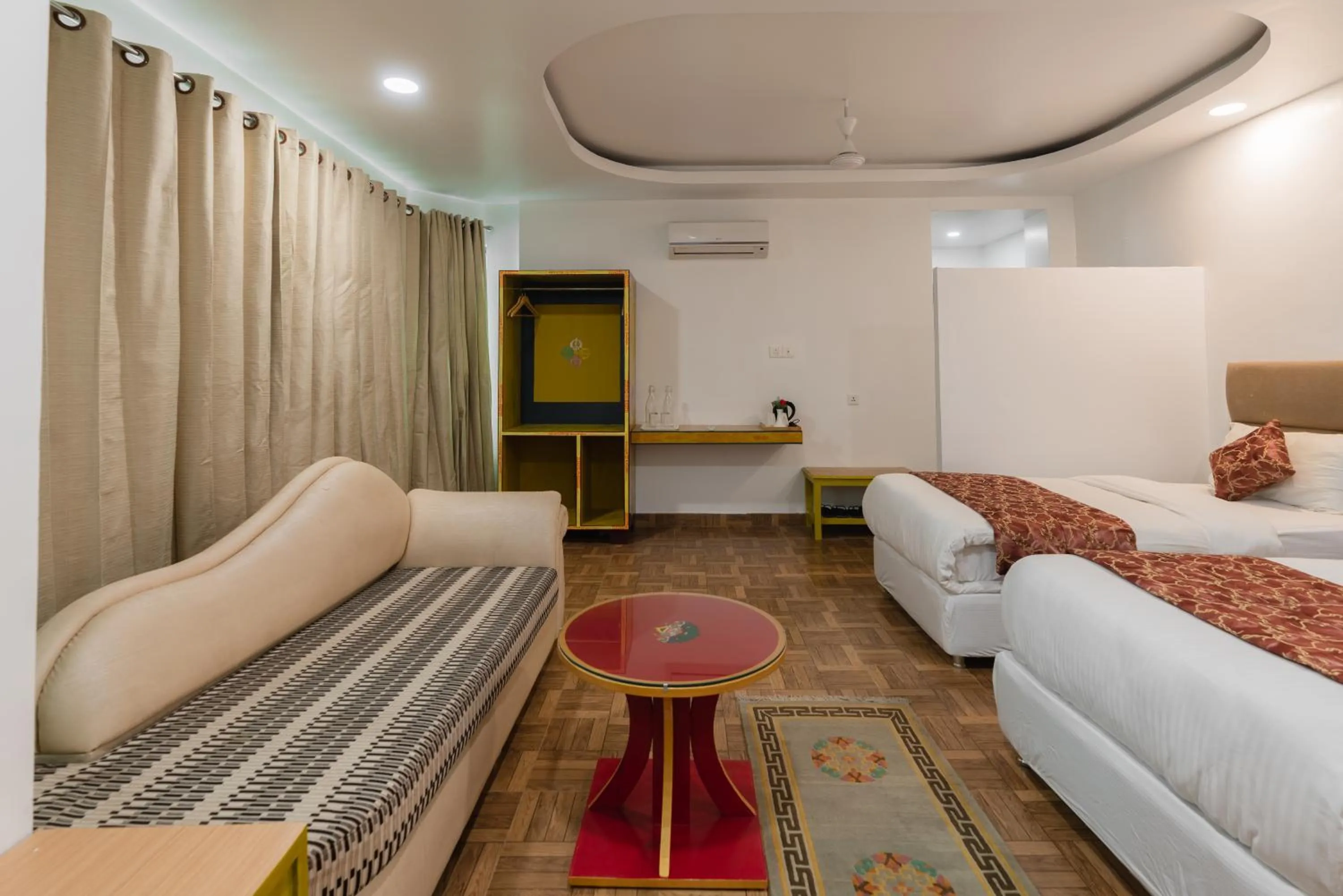 Photo of the whole room, Bed in Hotel Ratnasambhava