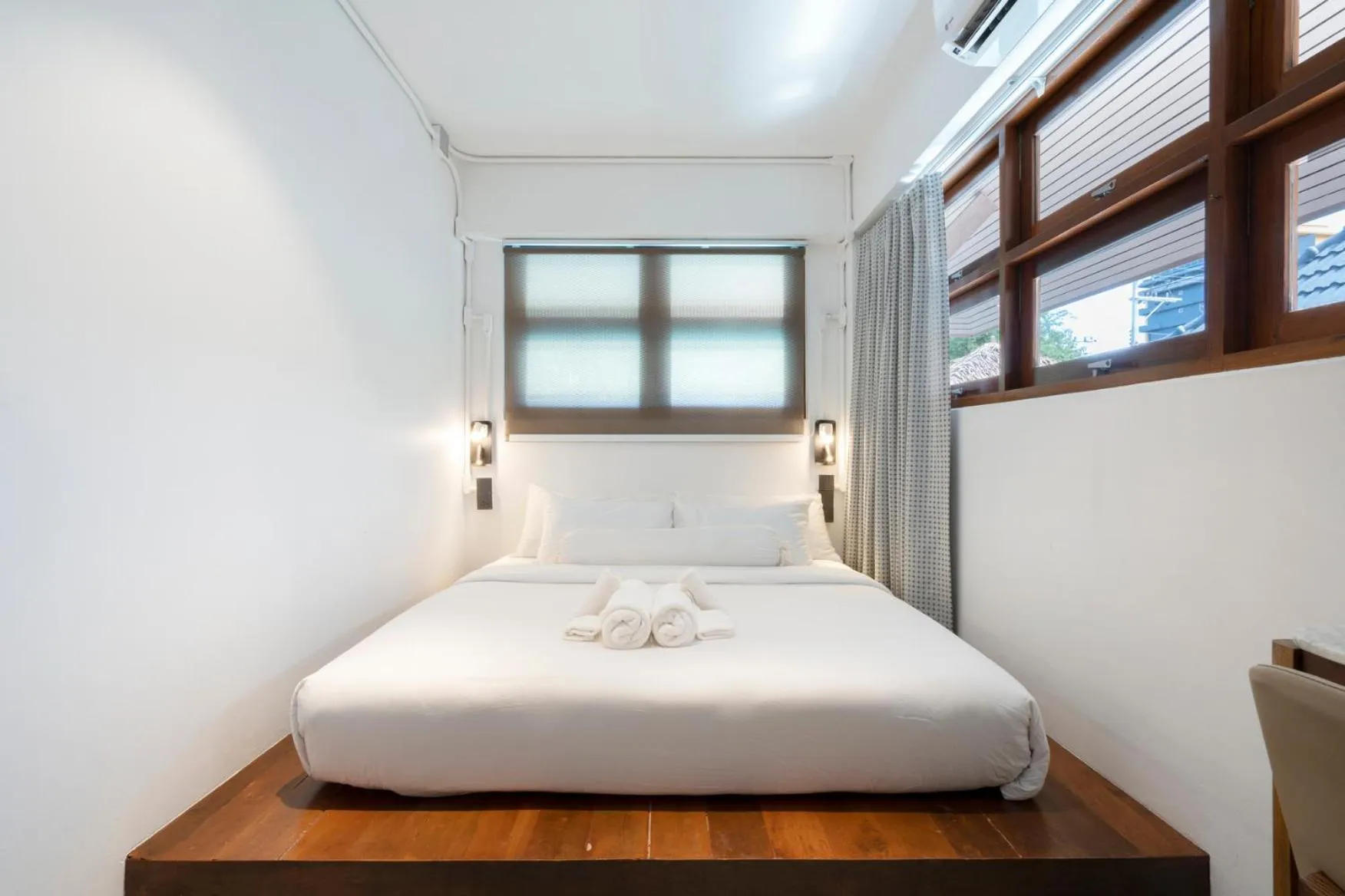 Bed in Phrip Phri Luxury Pool Villas