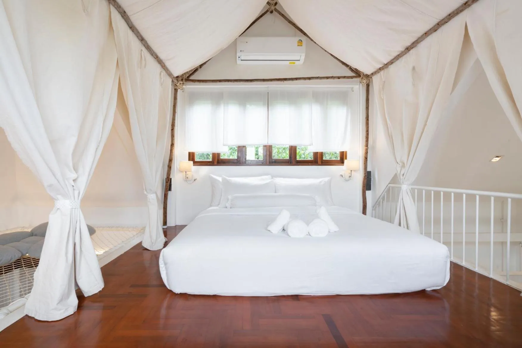 Bedroom in Phrip Phri Luxury Pool Villas