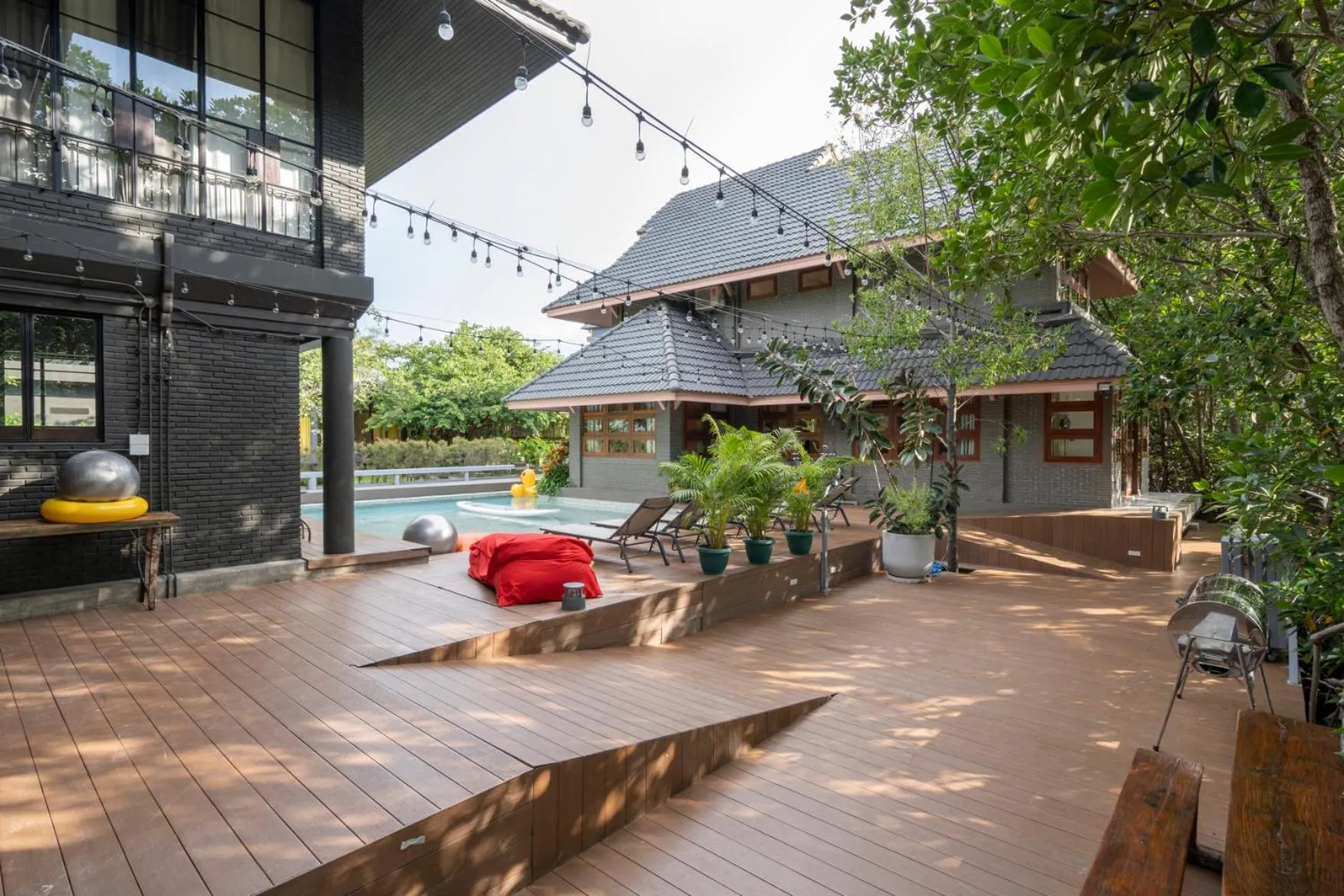 Day in Phrip Phri Luxury Pool Villas