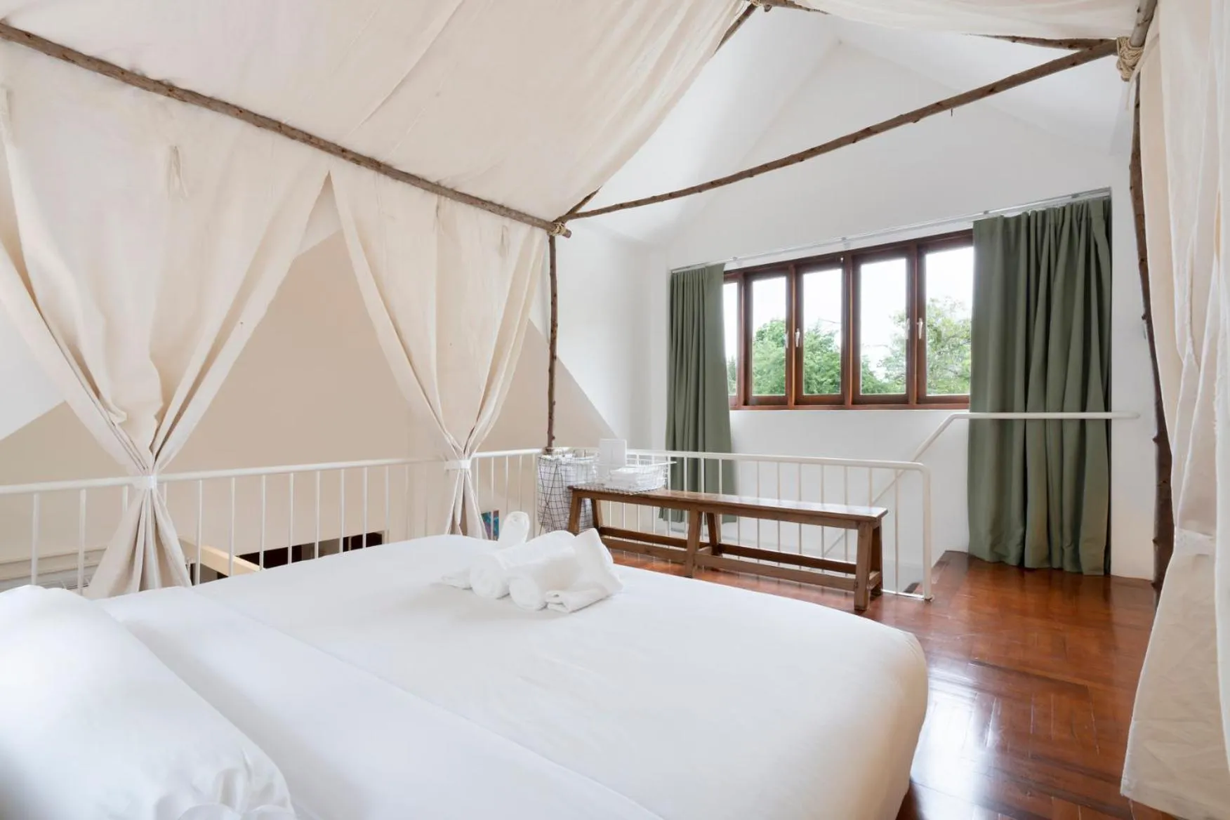 Bedroom in Phrip Phri Luxury Pool Villas