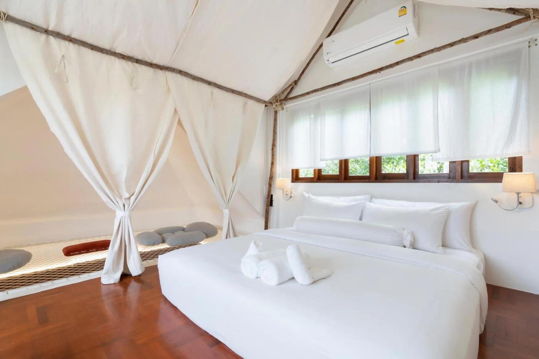 Bedroom in Phrip Phri Luxury Pool Villas