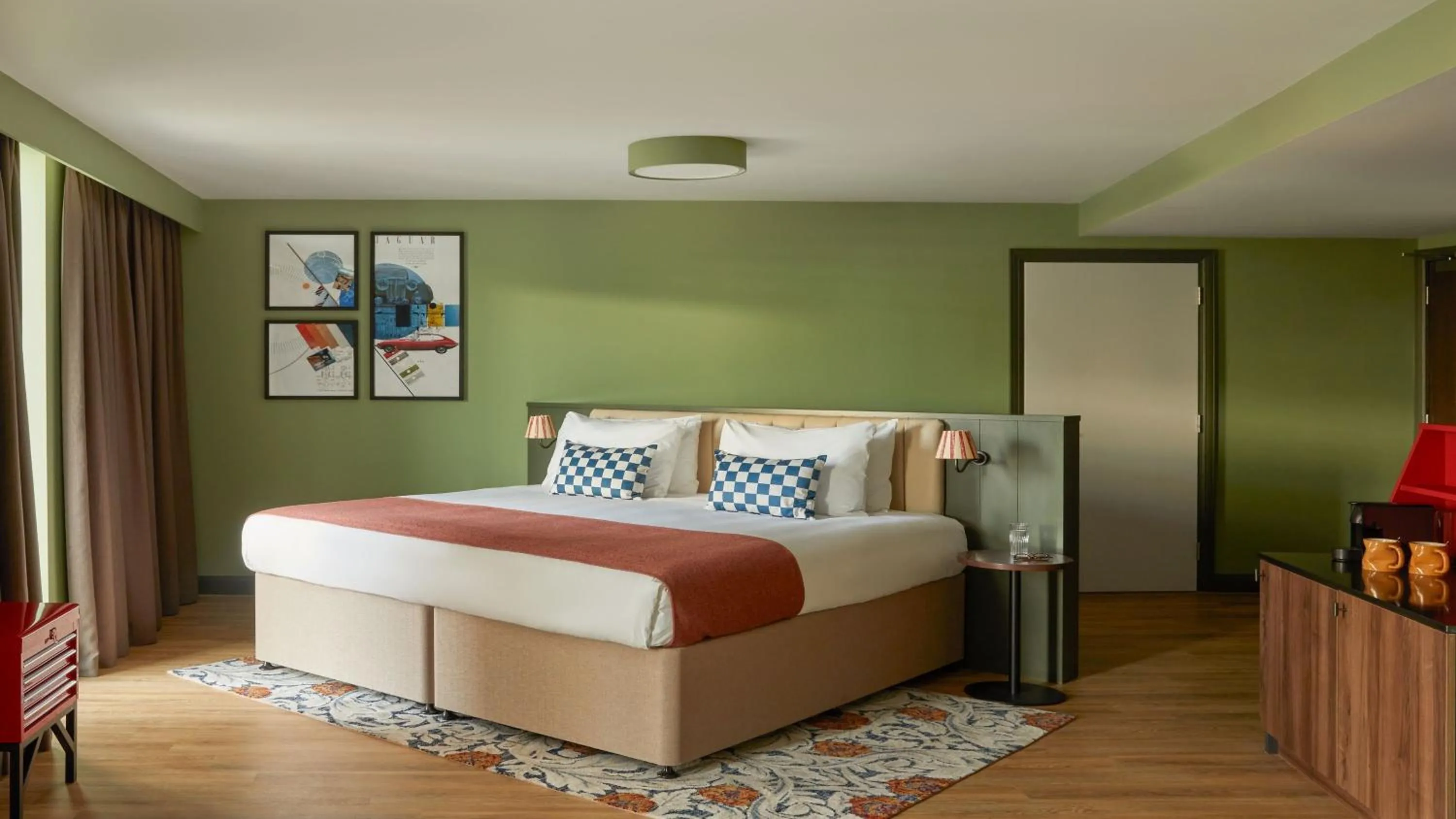 Photo of the whole room, Bed in Hotel Indigo Coventry by IHG