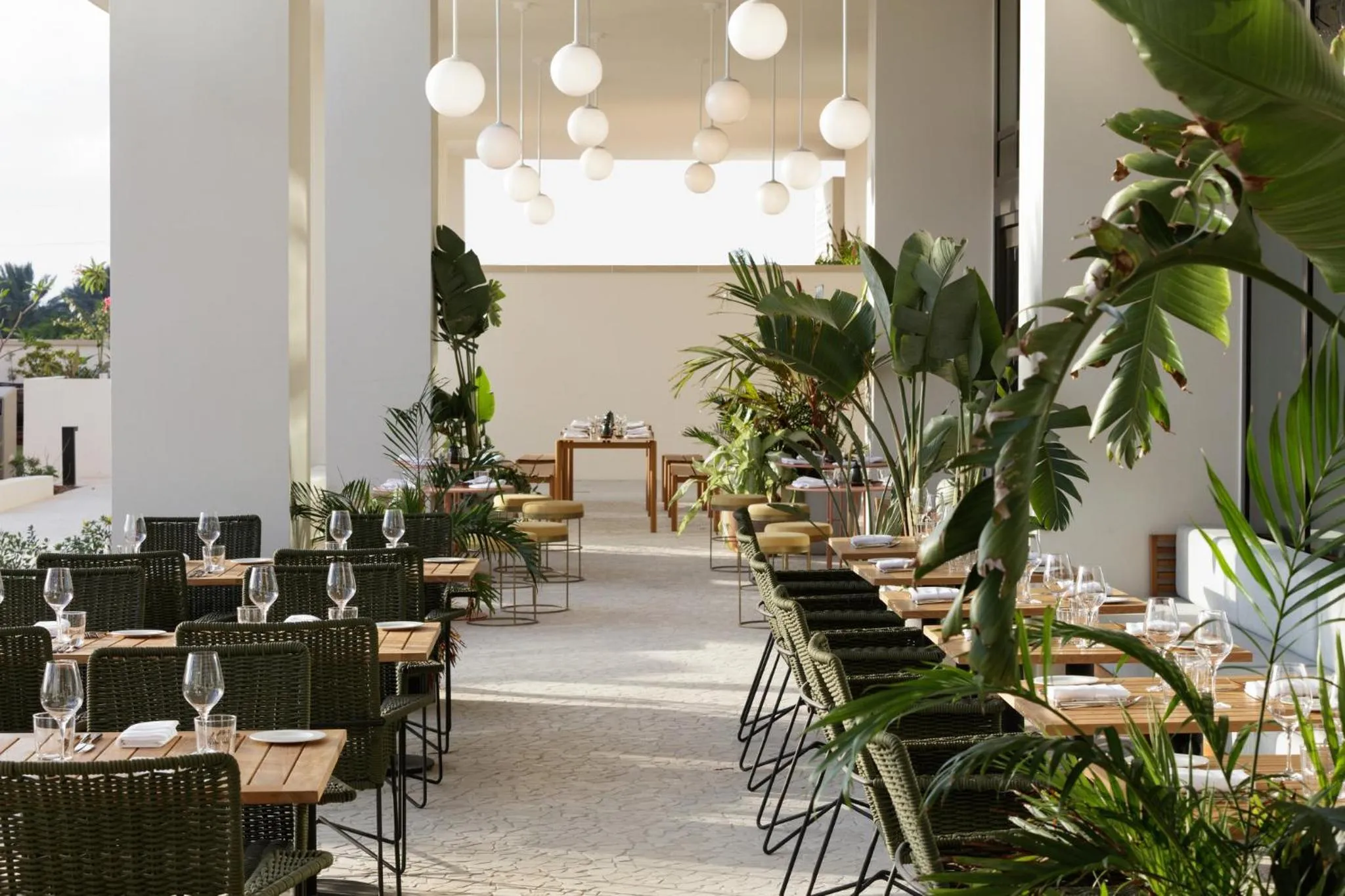 Restaurant/places to eat in Hotel Indigo Grand Cayman by IHG