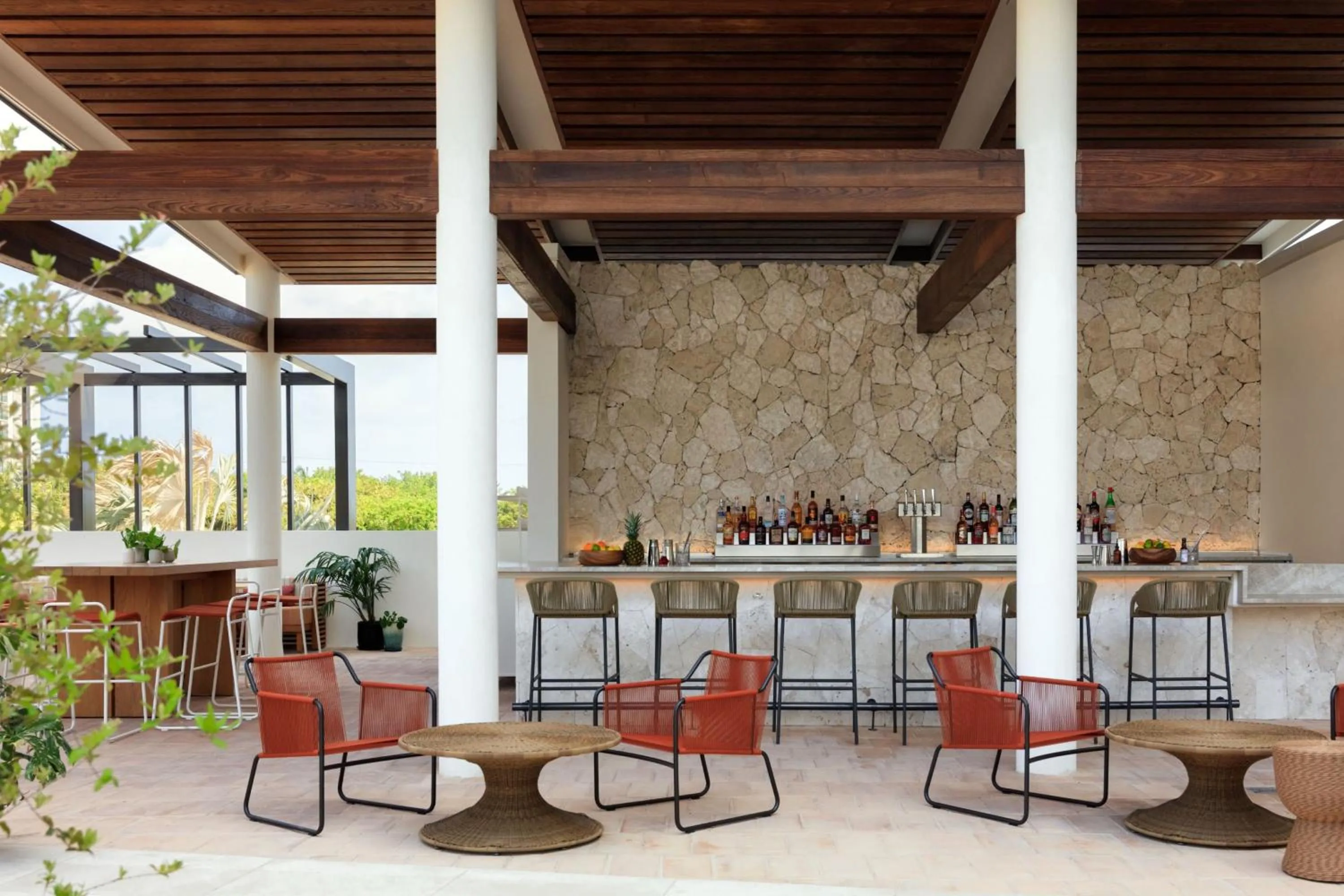 Restaurant/places to eat in Hotel Indigo Grand Cayman by IHG