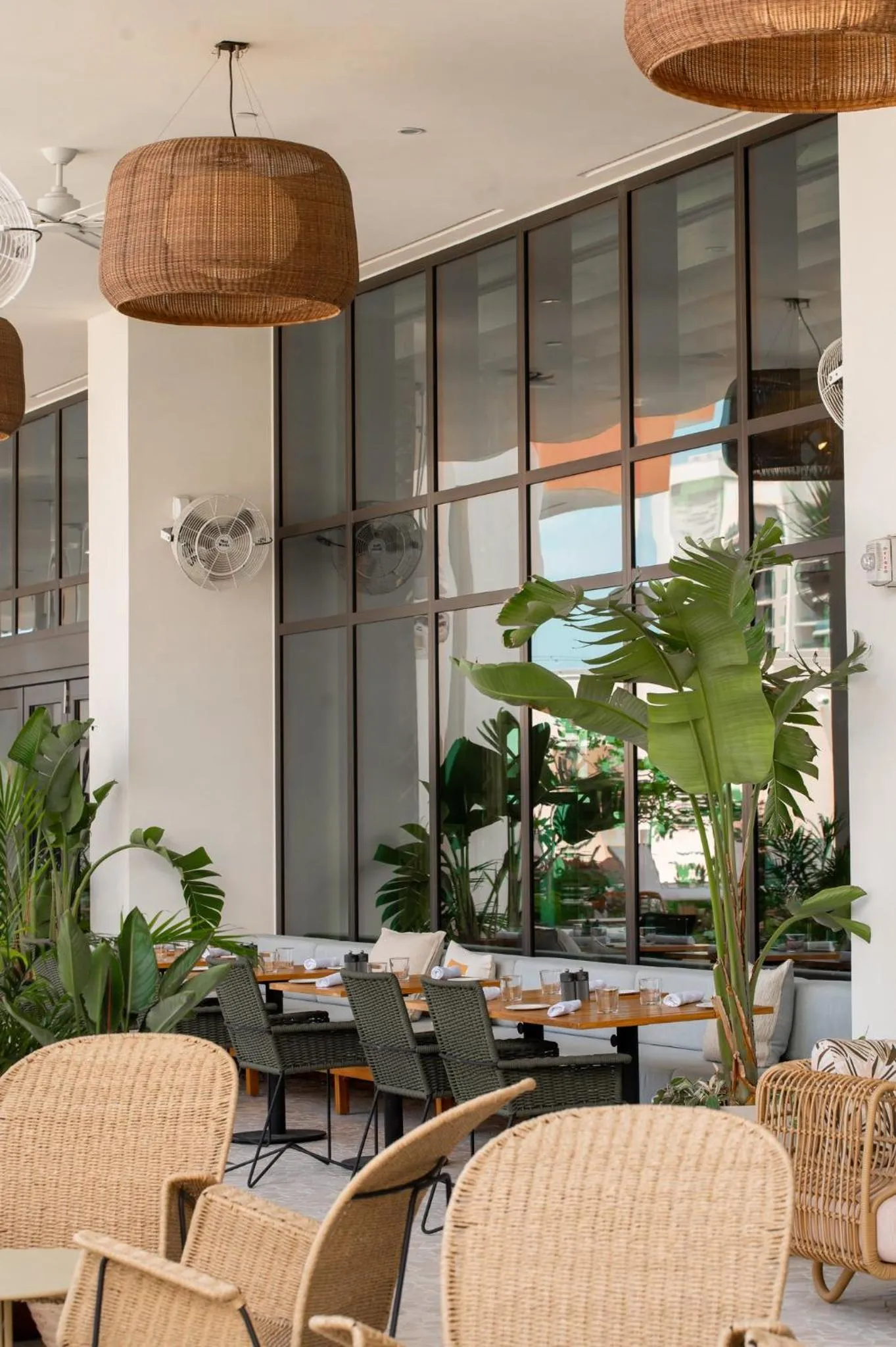 Restaurant/places to eat in Hotel Indigo Grand Cayman by IHG