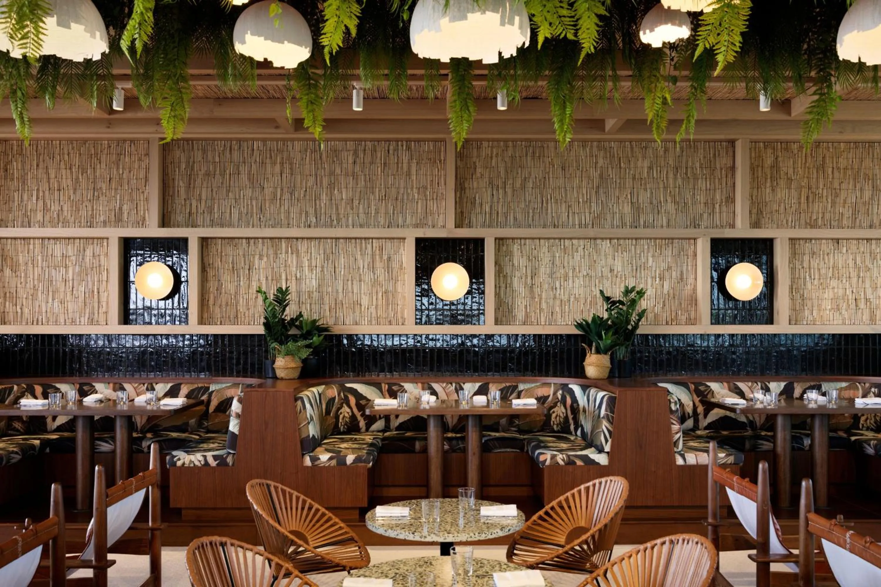 Restaurant/places to eat in Hotel Indigo Grand Cayman by IHG