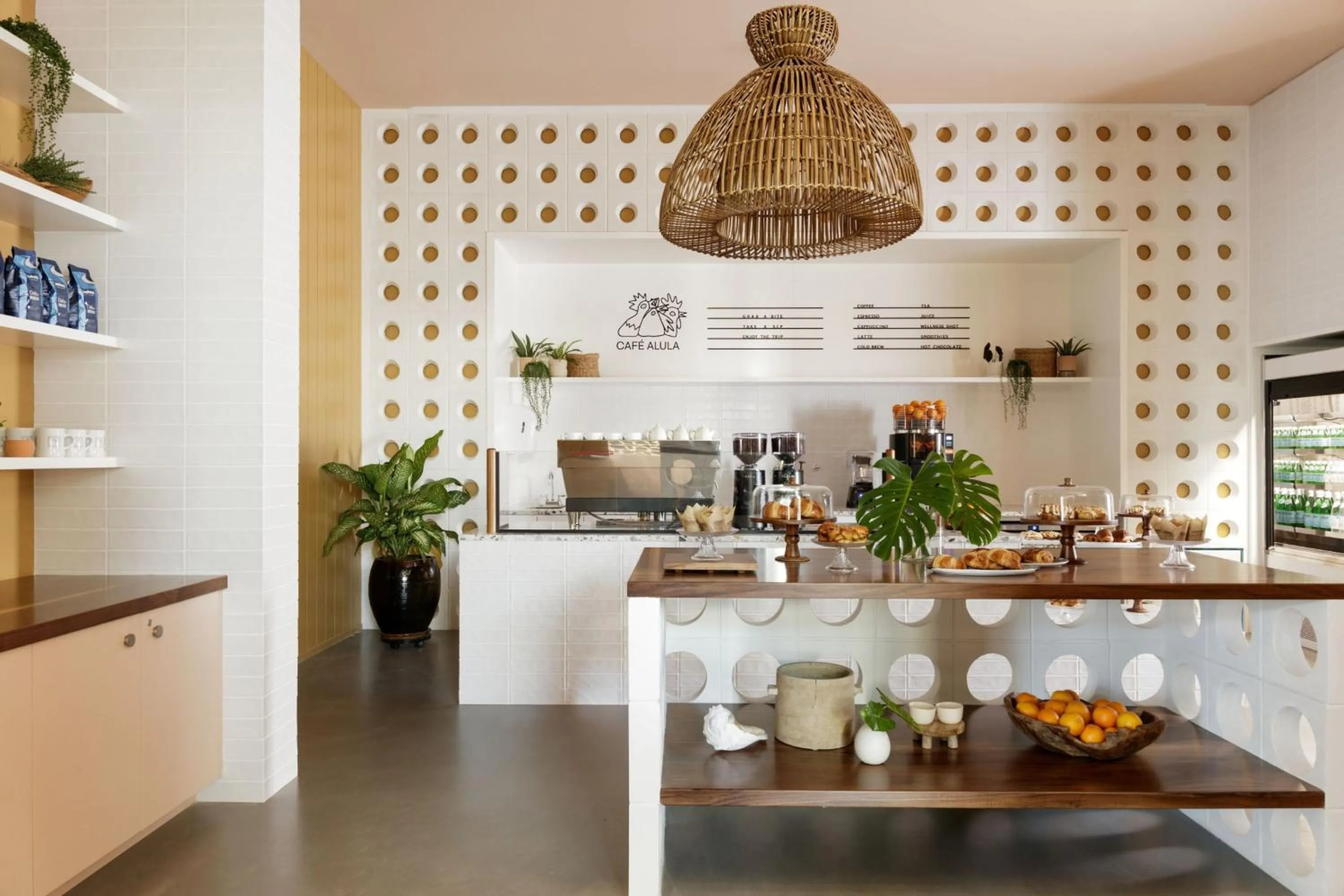 Restaurant/places to eat in Hotel Indigo Grand Cayman by IHG