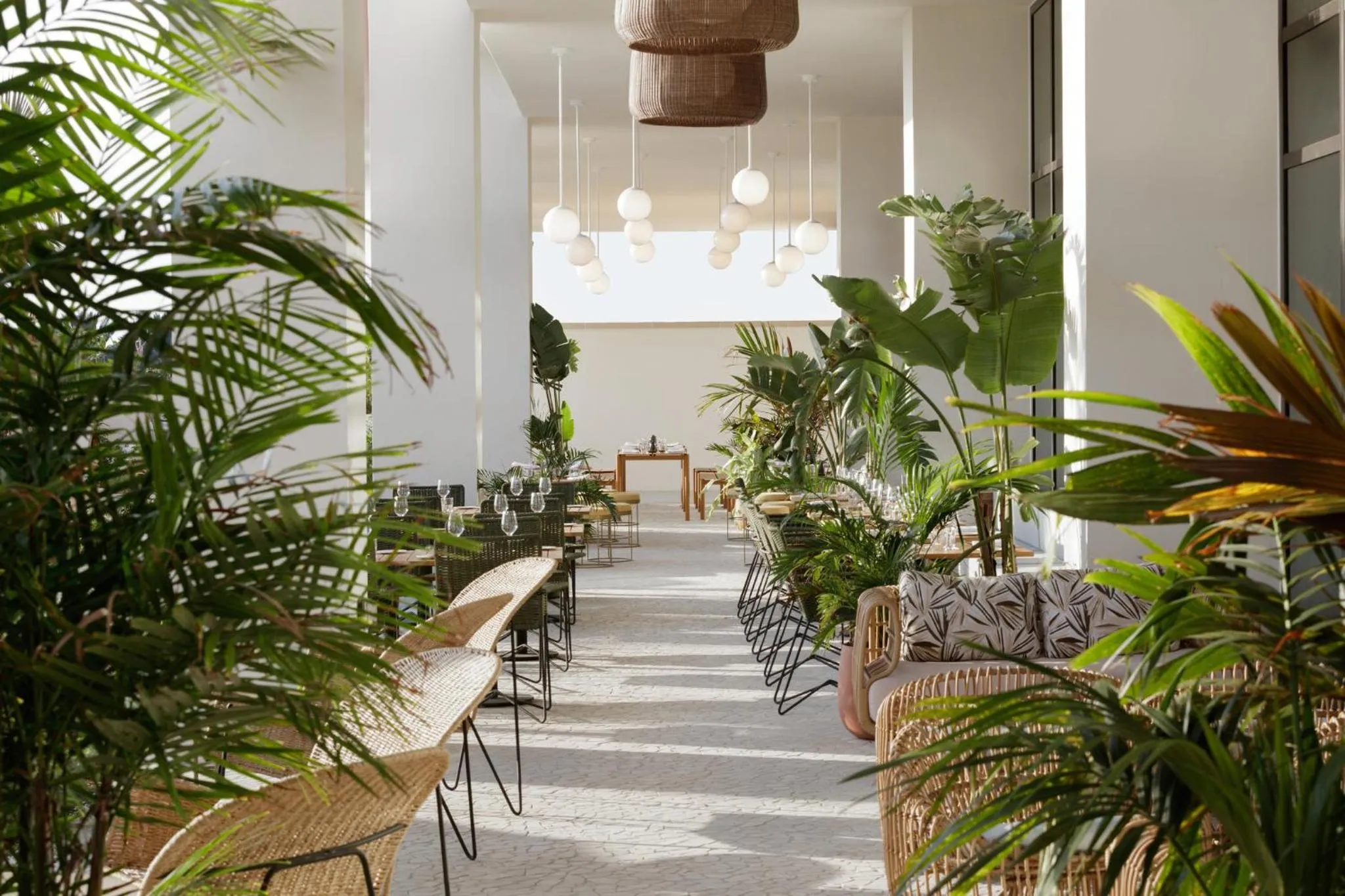 Restaurant/places to eat in Hotel Indigo Grand Cayman by IHG