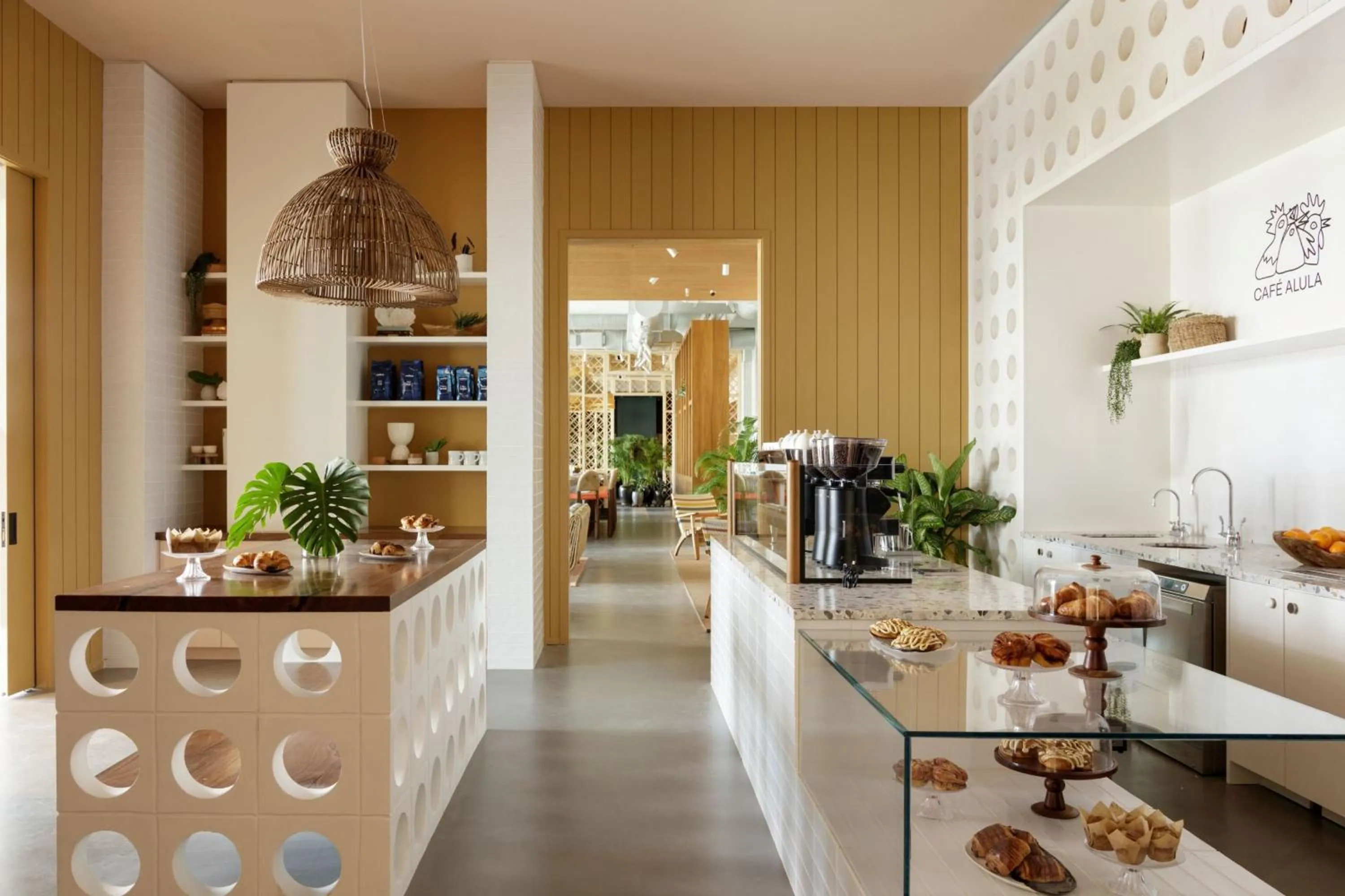 Restaurant/places to eat in Hotel Indigo Grand Cayman by IHG