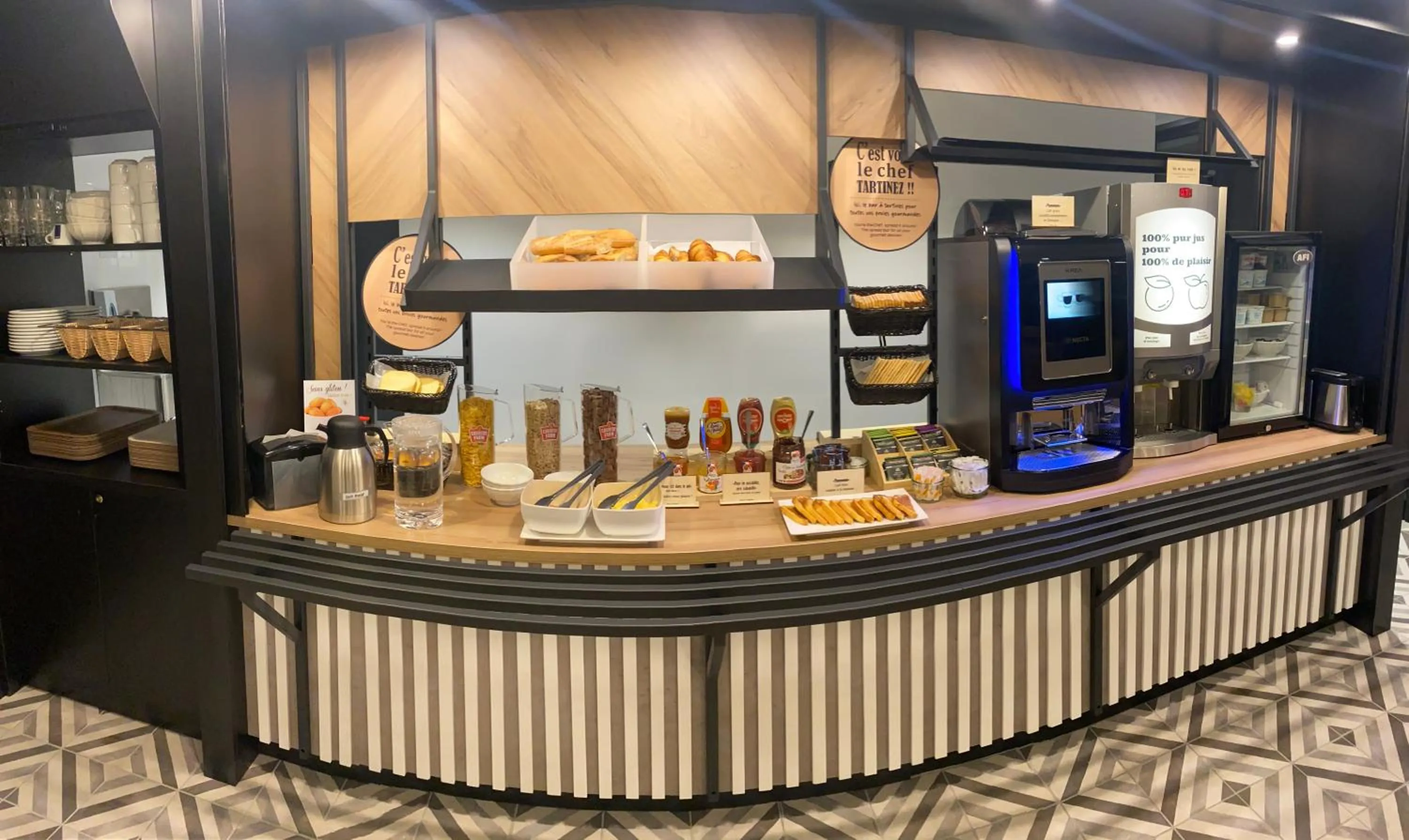 Breakfast in B&B HOTEL Besançon Valentin