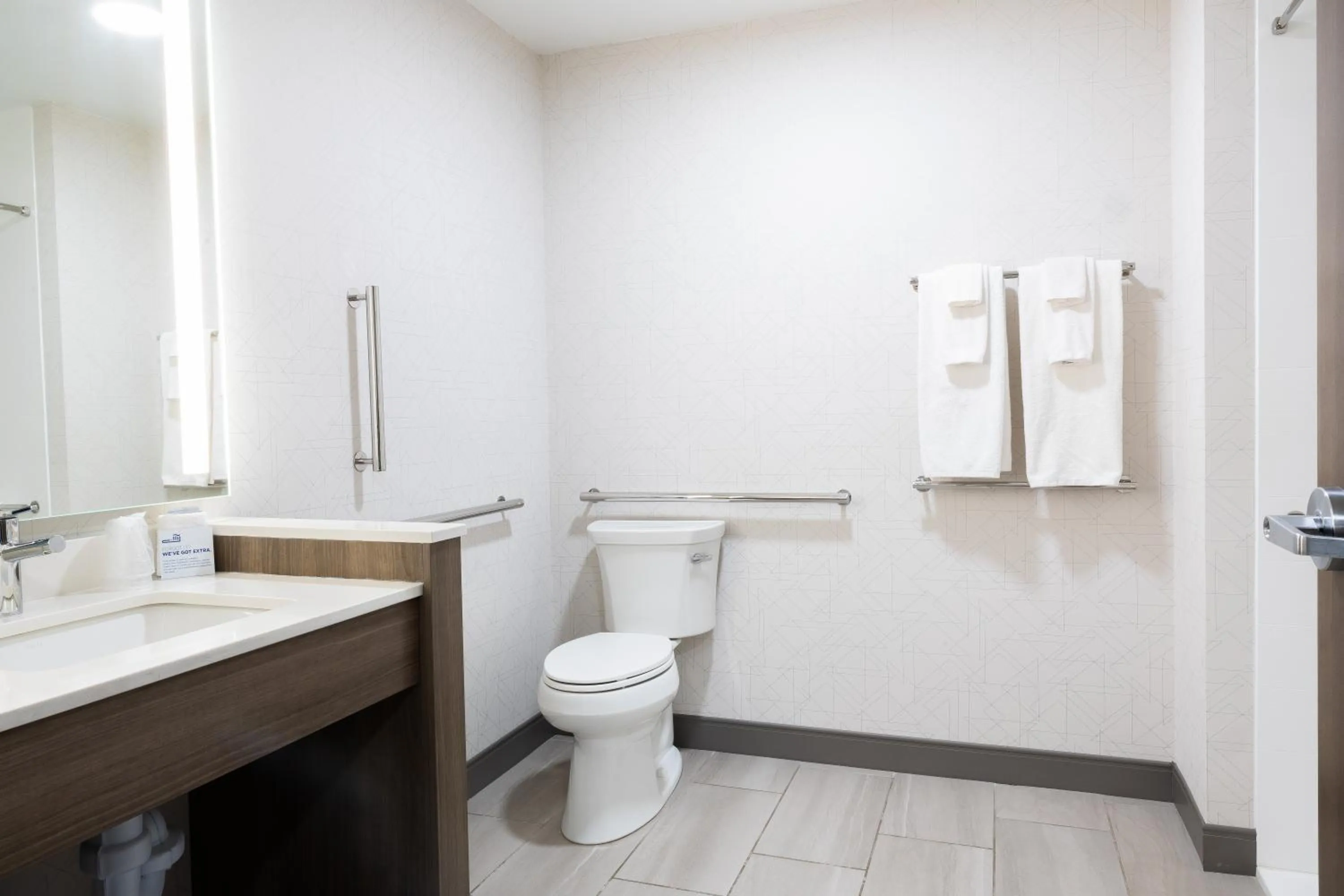 Bathroom in Holiday Inn Express & Suites Mansfield - Ontario by IHG